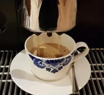 Coffee/tea facilities in Hotel de Koophandel