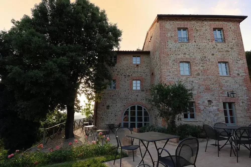 Property Building in Locanda Della Picca