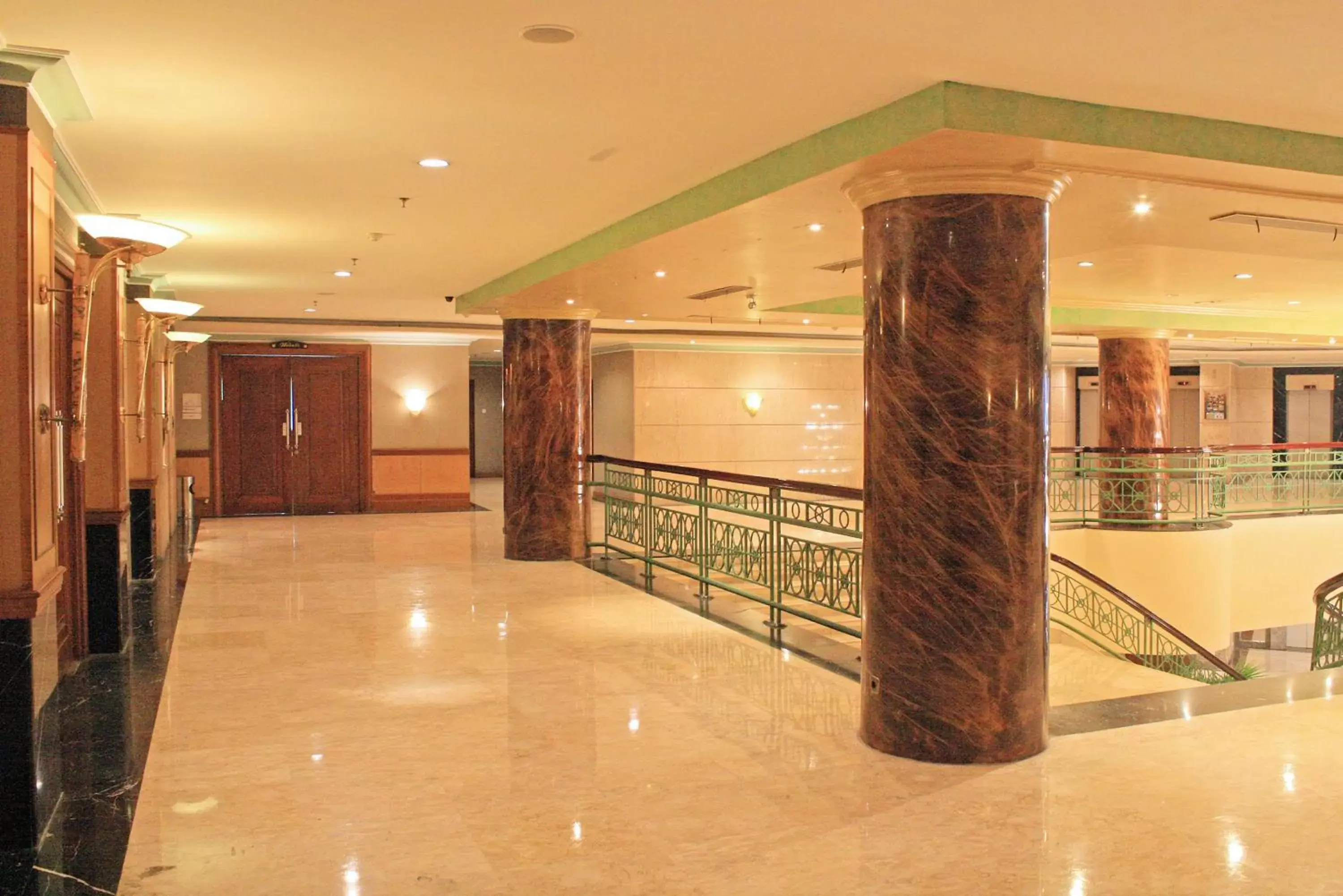 Meeting/conference room, Lobby/Reception in Tunjungan Hotel