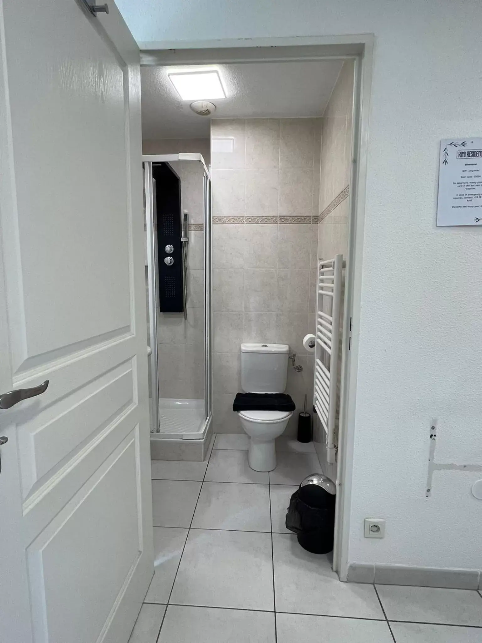 Bathroom in Kimi Résidence