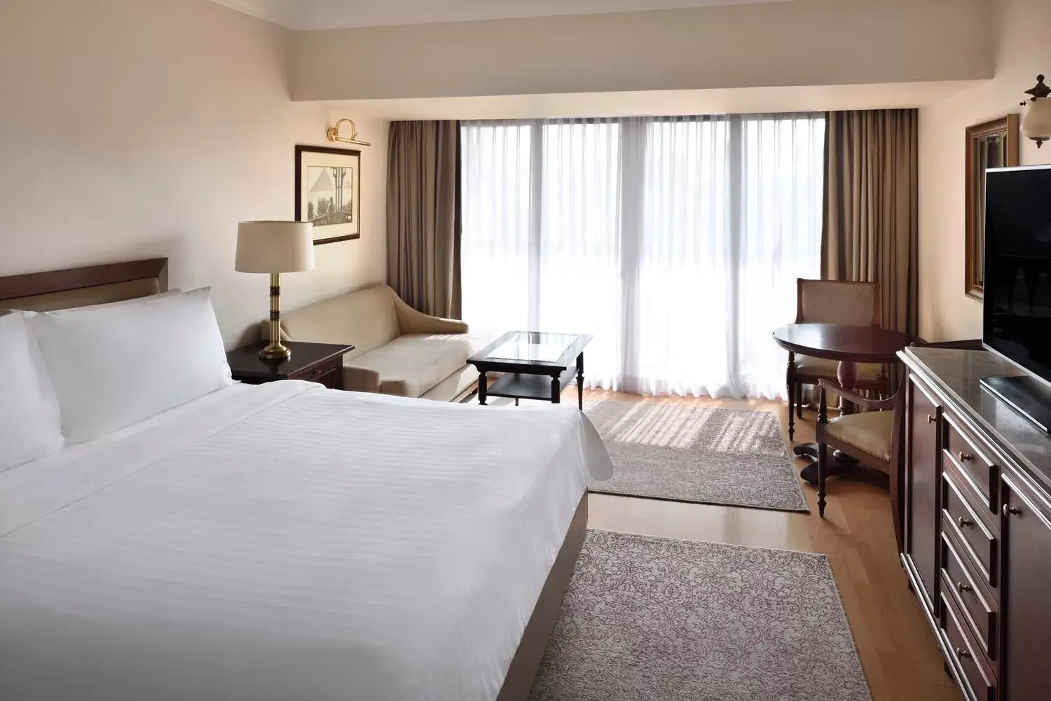 Deluxe Pyramid Premium Room- King Bed in Marriott Mena House, Cairo