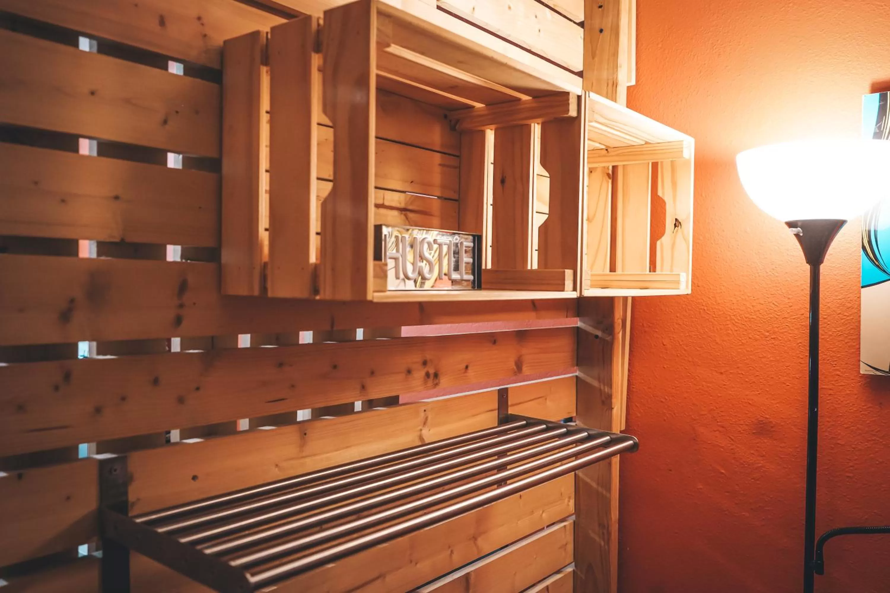 Bedroom in Hollywood Light Haven Lodge