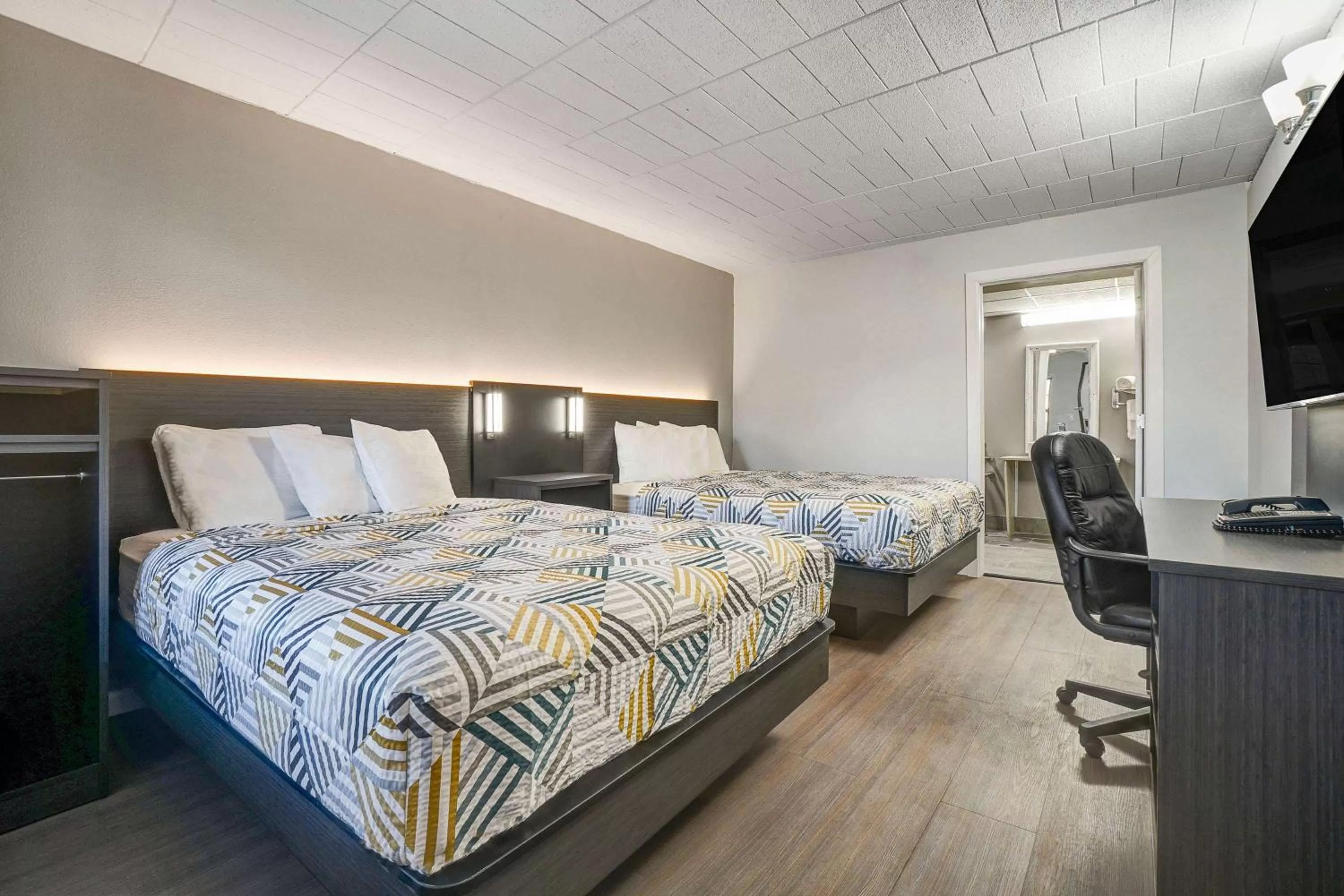 Photo of the whole room, Bed in Motel 6 Carlisle, PA - Cumberland Valley