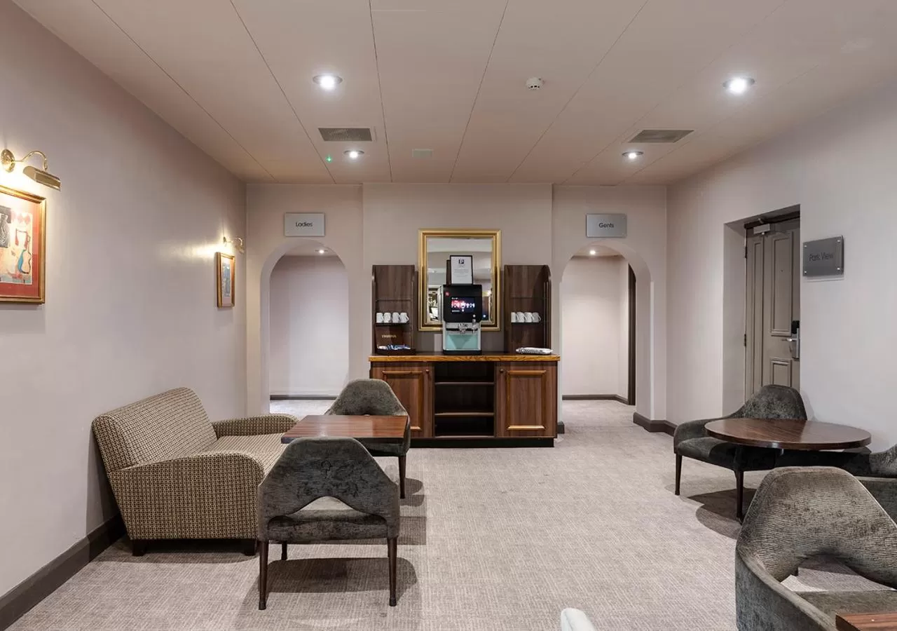 Lounge or bar in Hogs Back Hotel & Spa Nr Farnham