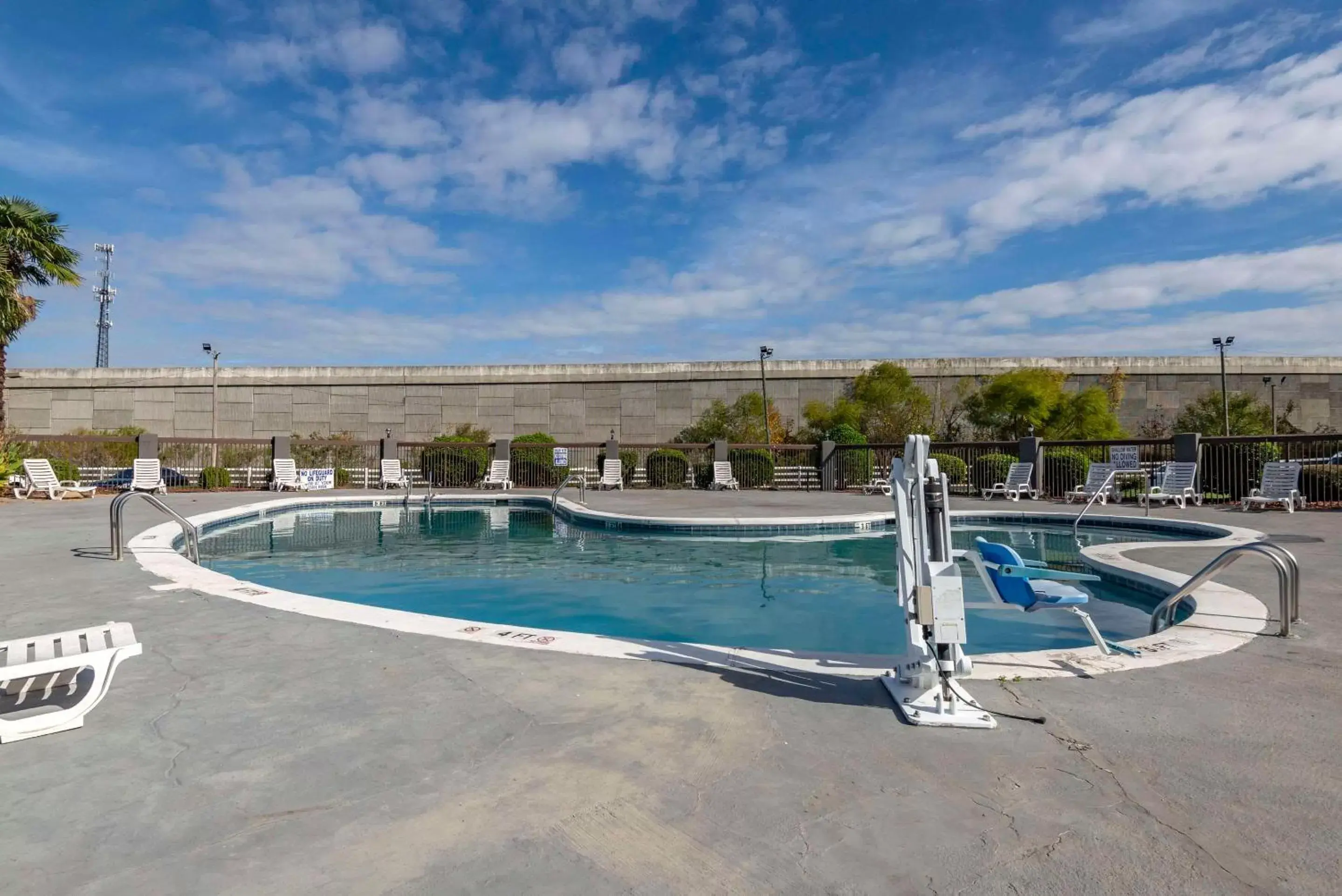 Swimming Pool in Suburban Studios