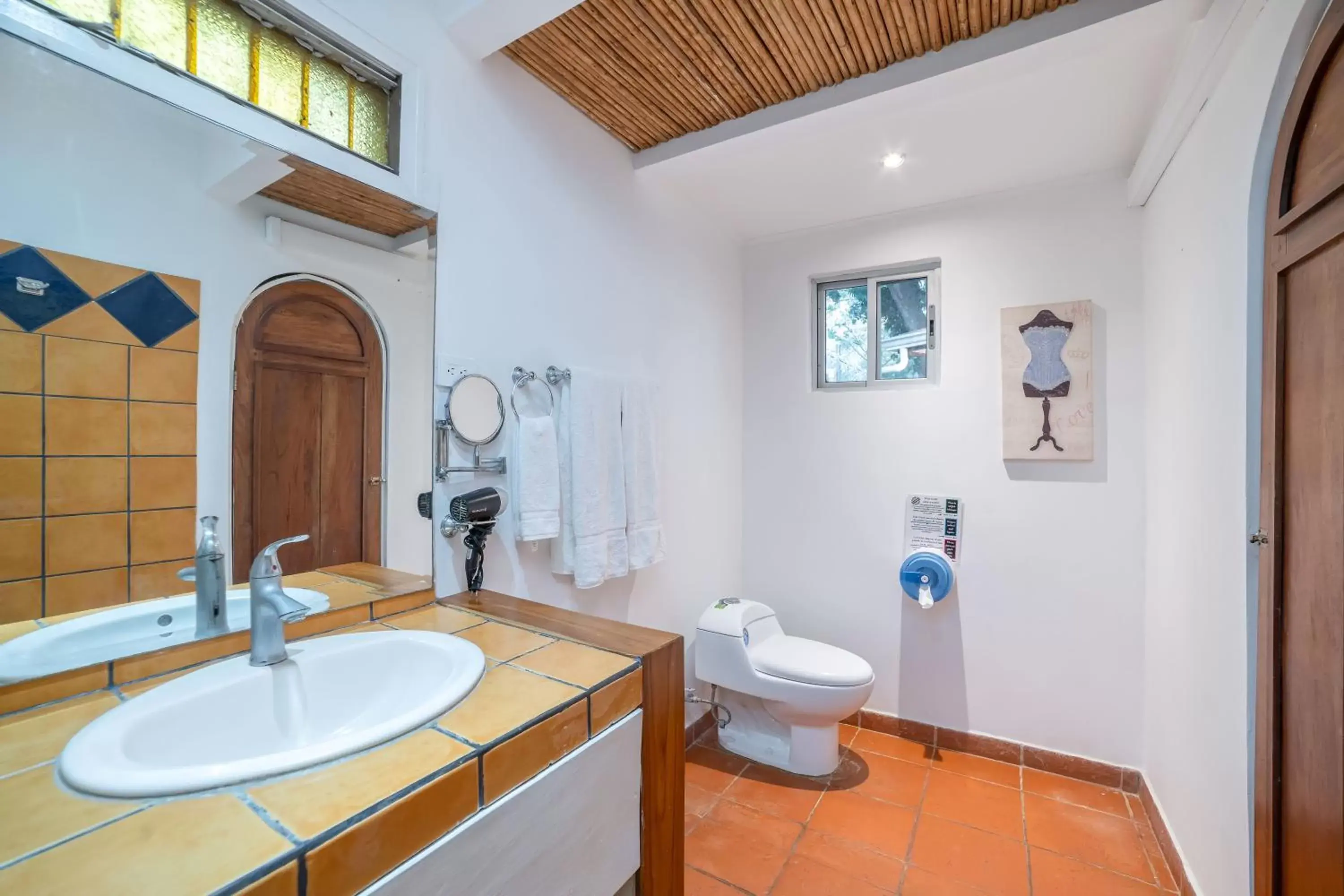 Toilet, Bathroom in Hotel Pasatiempo