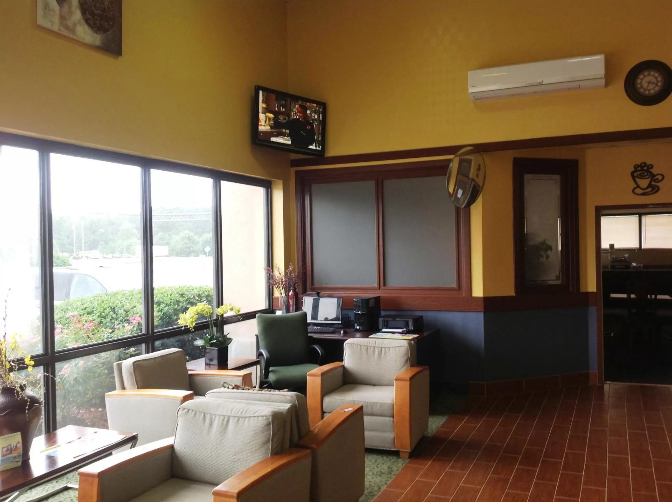 Lobby or reception in Days Inn by Wyndham Fayetteville-South/I-95 Exit 49