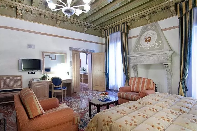Bed in Foscari Palace