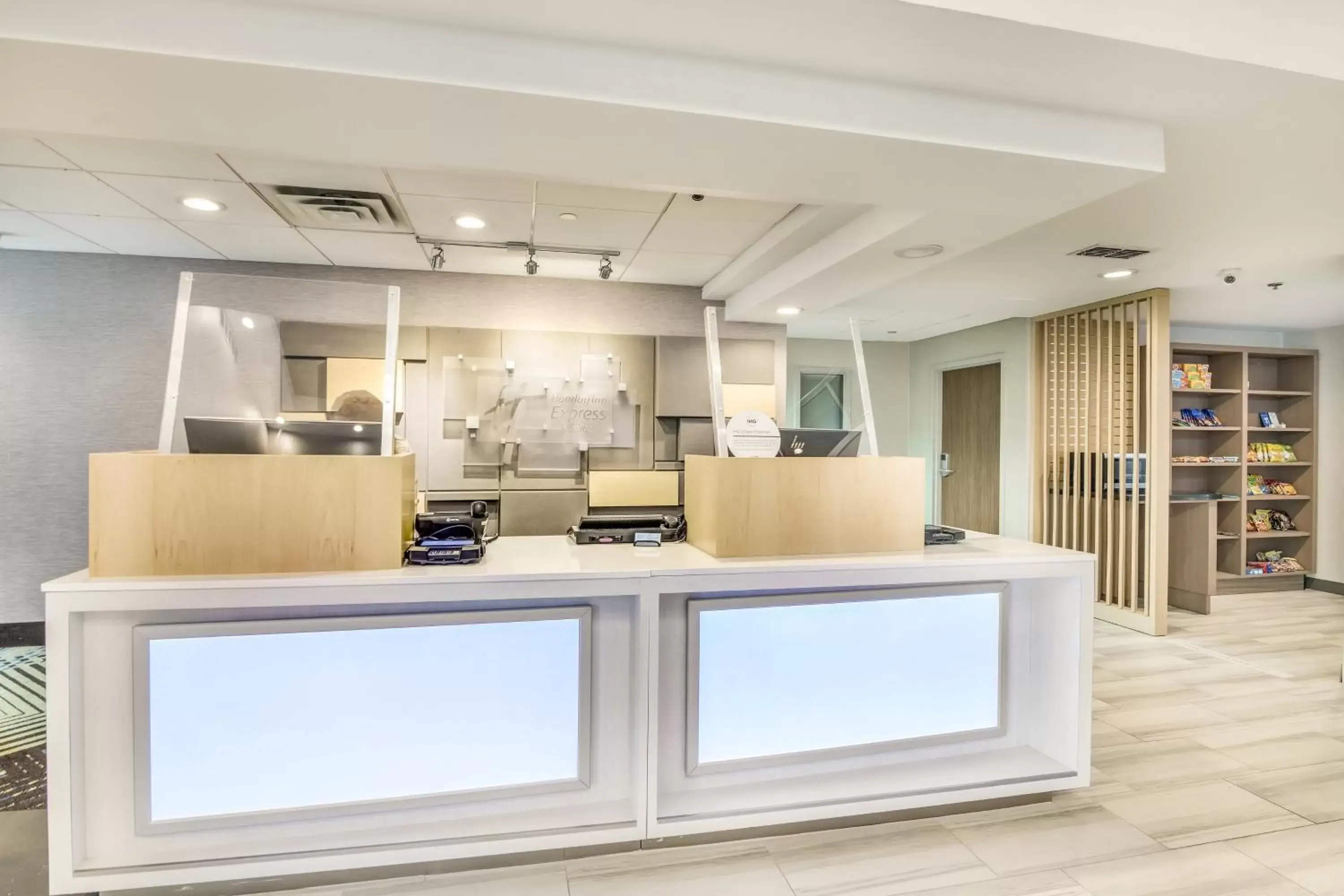 Property building, Lobby/Reception in Holiday Inn Express & Suites Longview North, an IHG Hotel