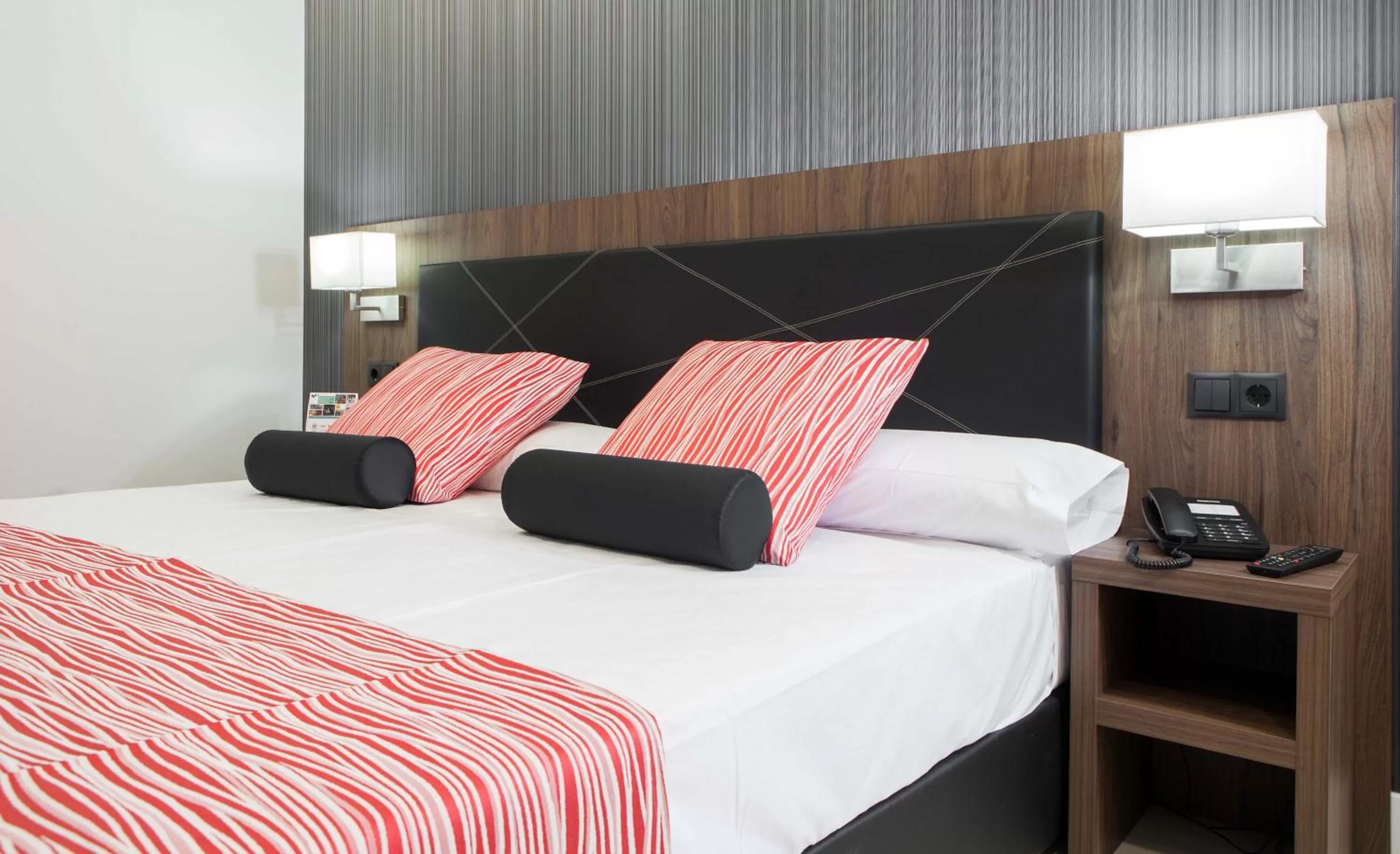 Bedroom, Bed in Itaca Artemisa by Soho Boutique