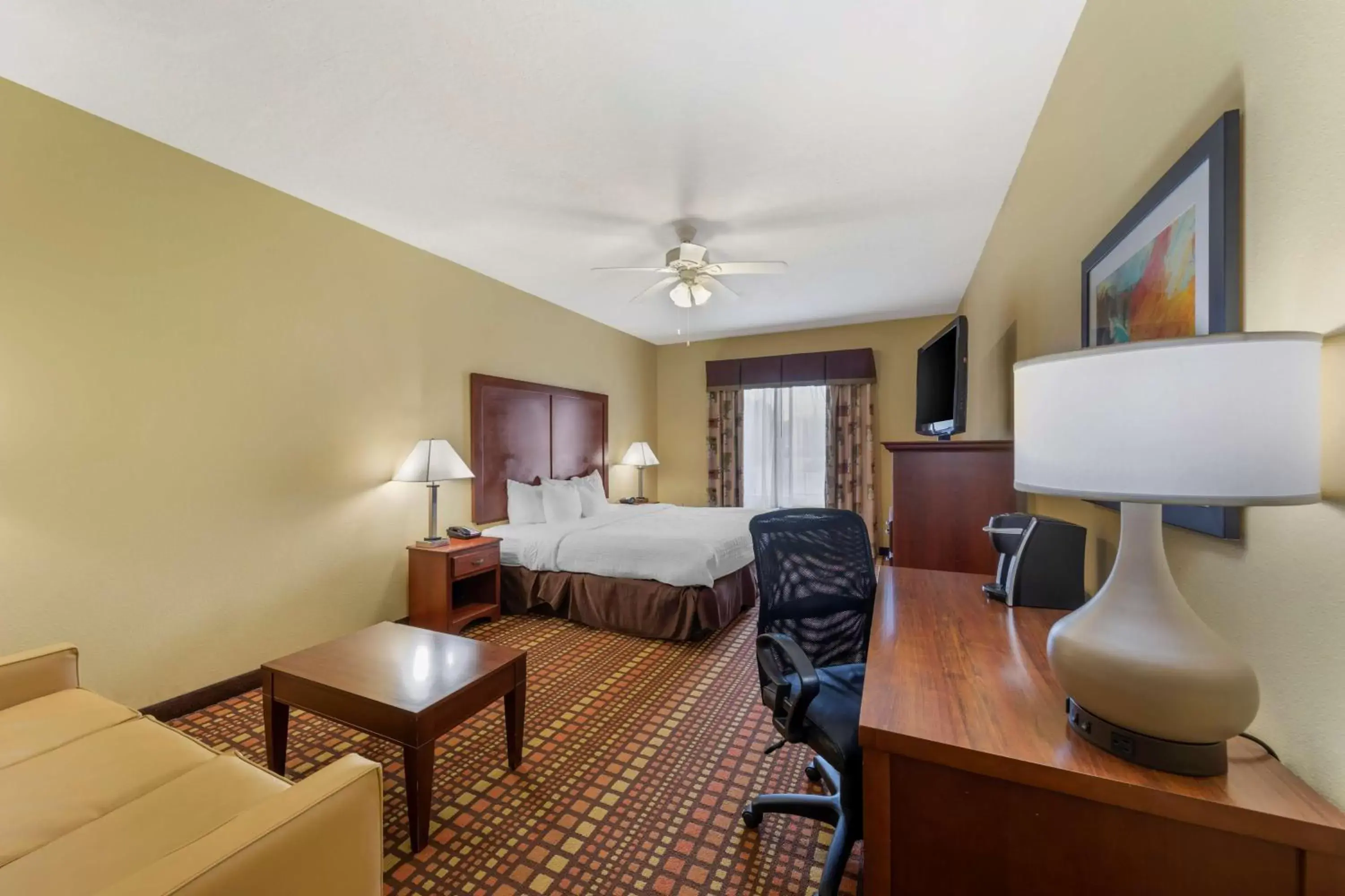 Bedroom in Best Western Plus Gadsden Hotel & Suites