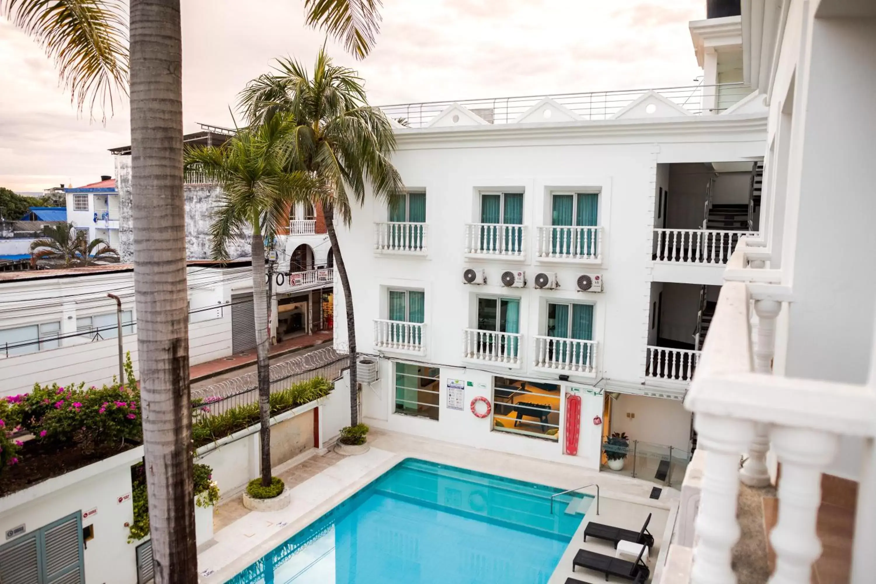 Swimming pool in Hotel Manantial Melgar Swimming pool in Hotel Manantial Melgar