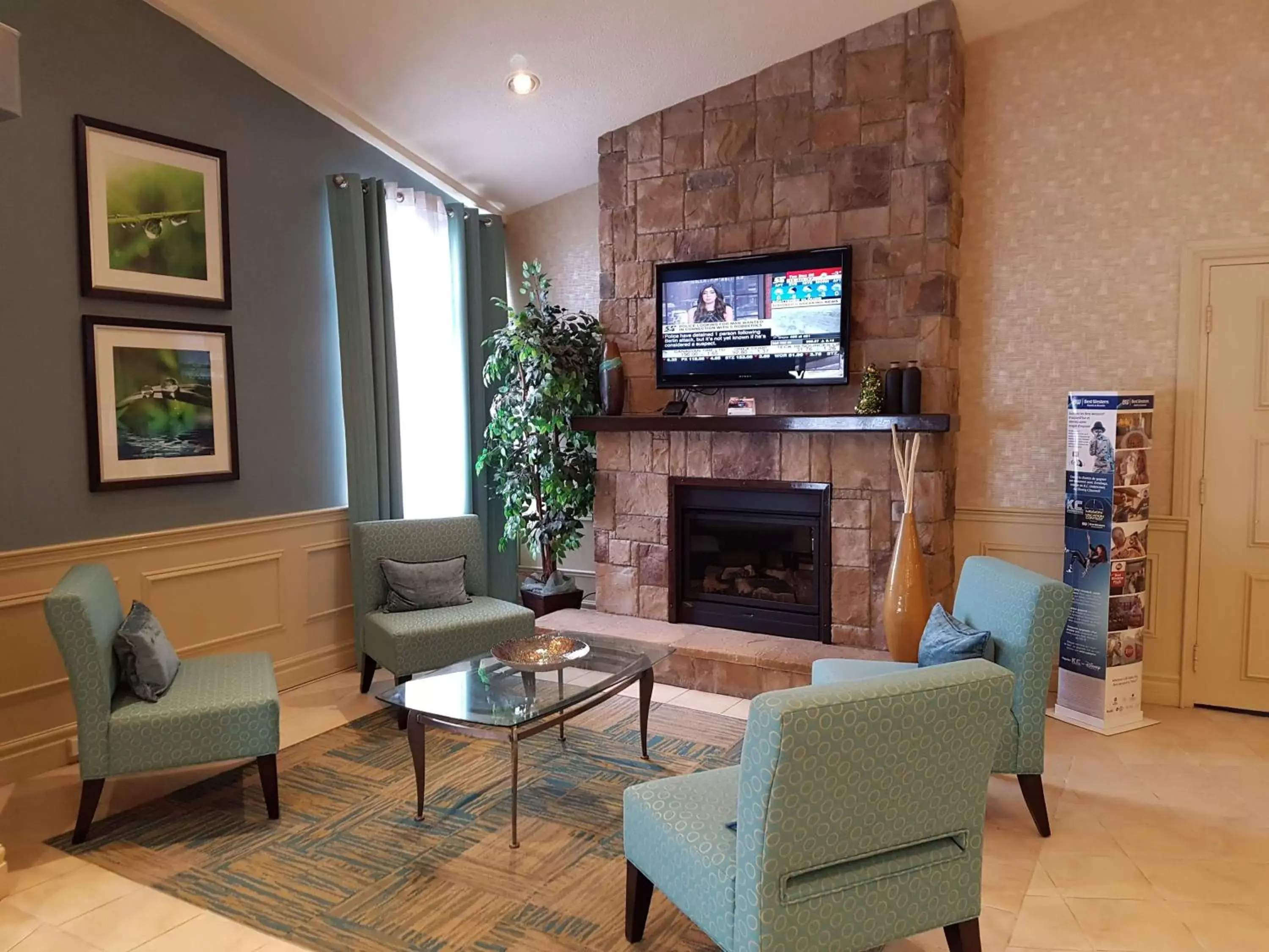 Lobby or reception, Seating Area in Best Western Plus Durham Hotel & Conference Centre