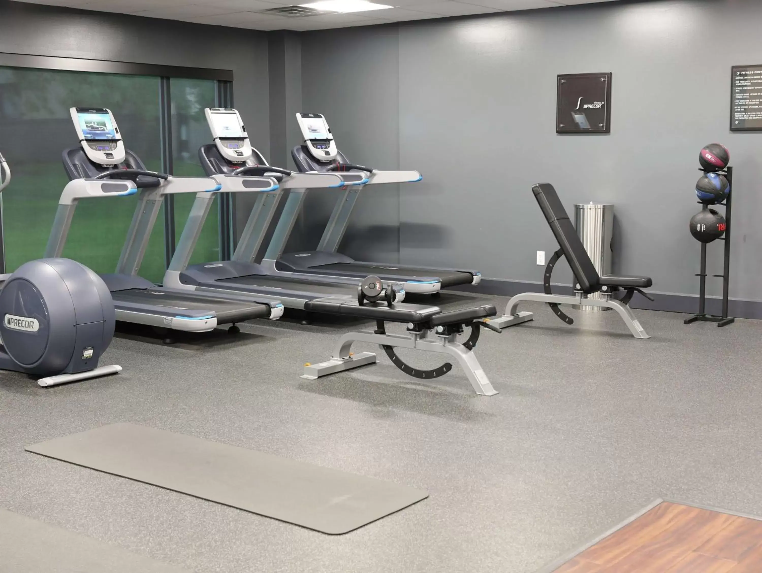 Fitness centre/facilities, Fitness Center/Facilities in Doubletree By Hilton Omaha Southwest, Ne