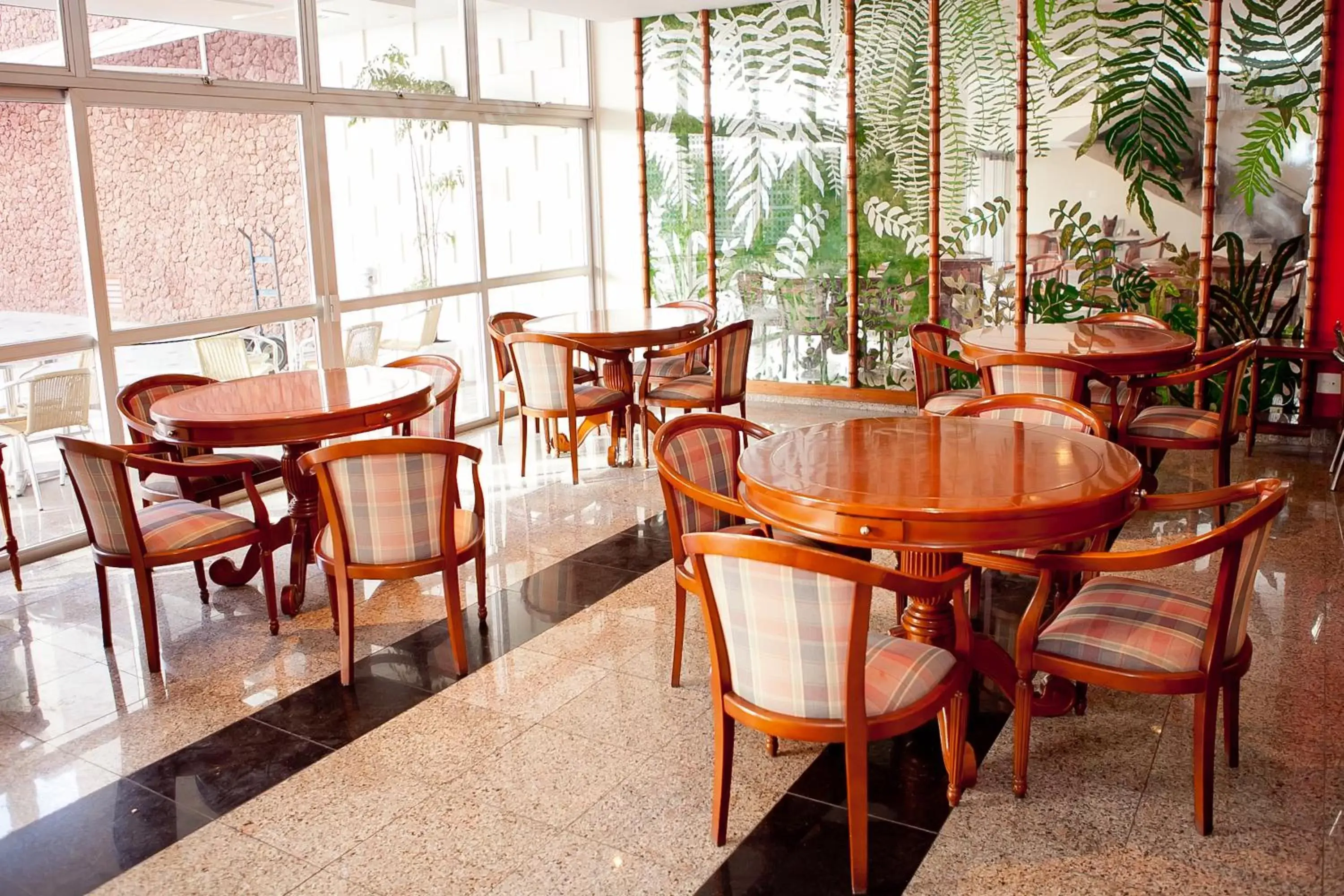 Restaurant/places to eat in Ritz Plaza Hotel Restaurant/places to eat in Ritz Plaza Hotel