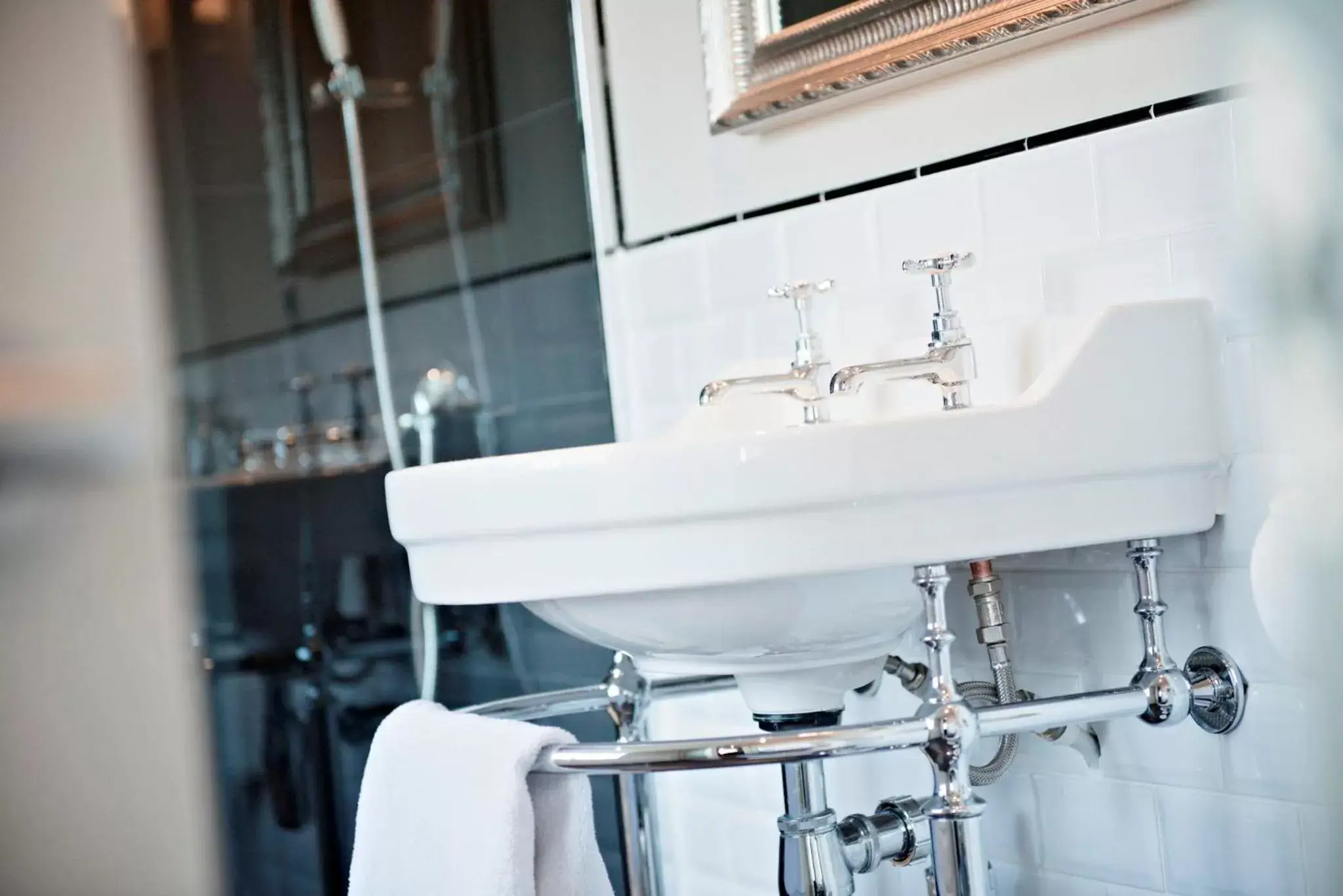 Bathroom in The White Swan Hotel