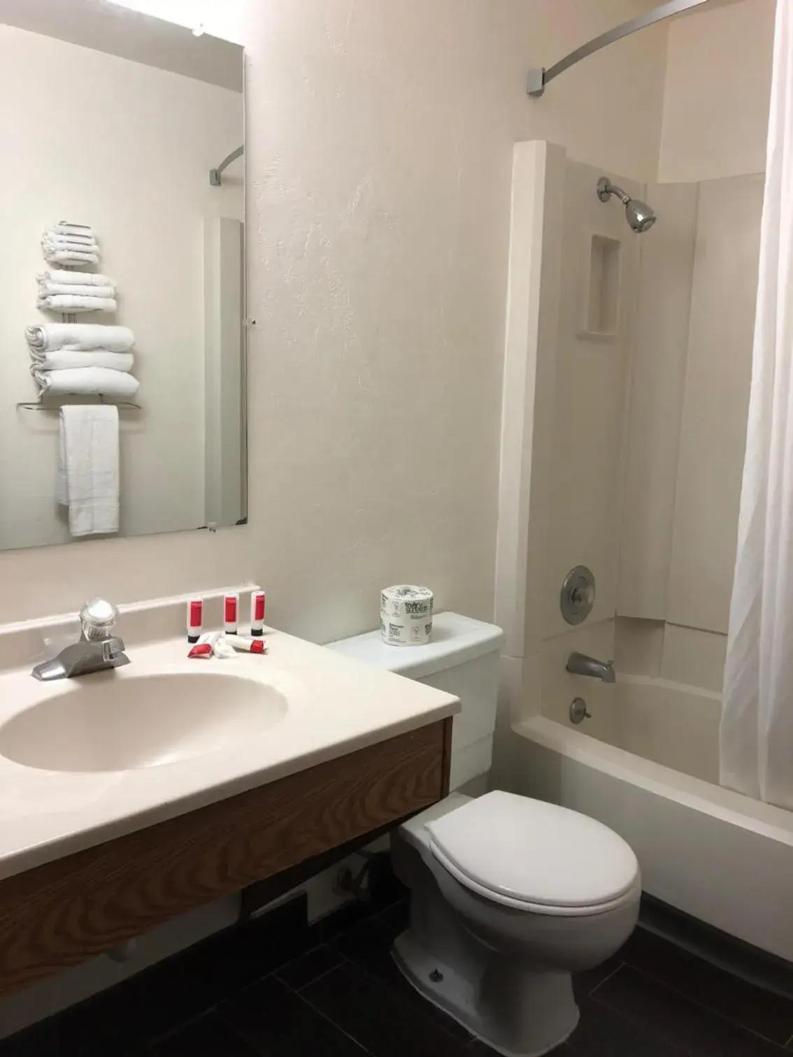 Bathroom in Super 8 by Wyndham Lacey Olympia Area