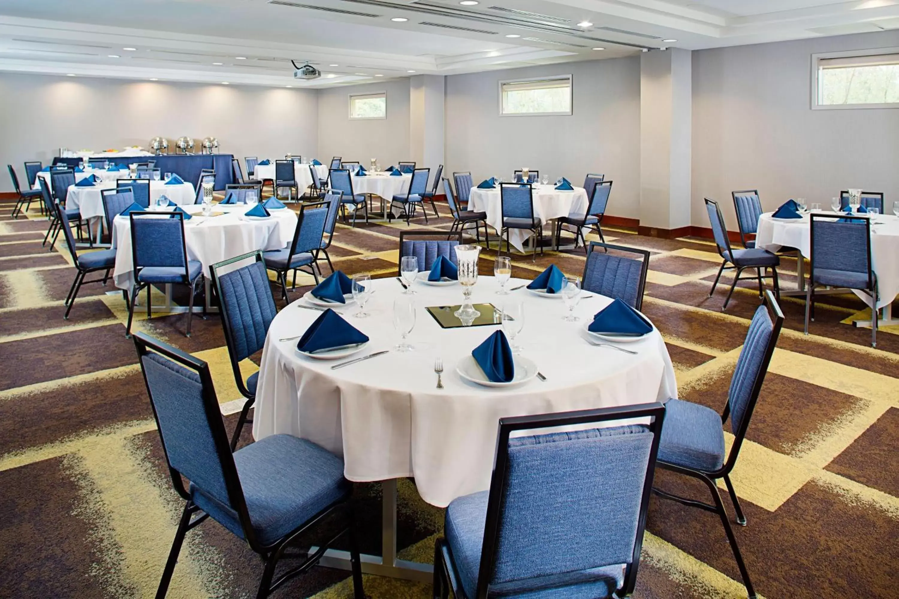 Meeting/conference room, Restaurant/Places to Eat in Residence Inn Seattle Bellevue Downtown
