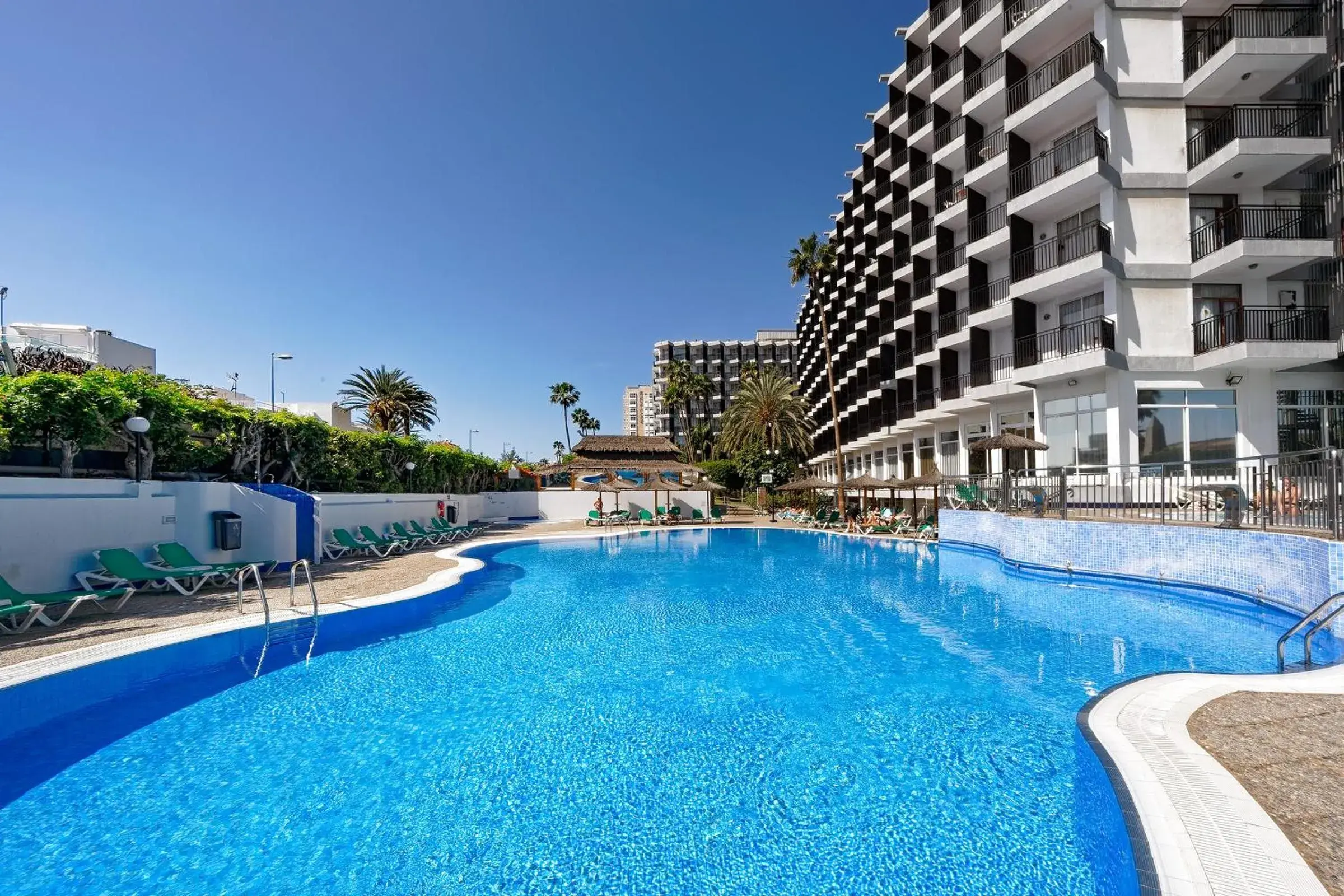 Swimming Pool in Relaxia Beverly Park