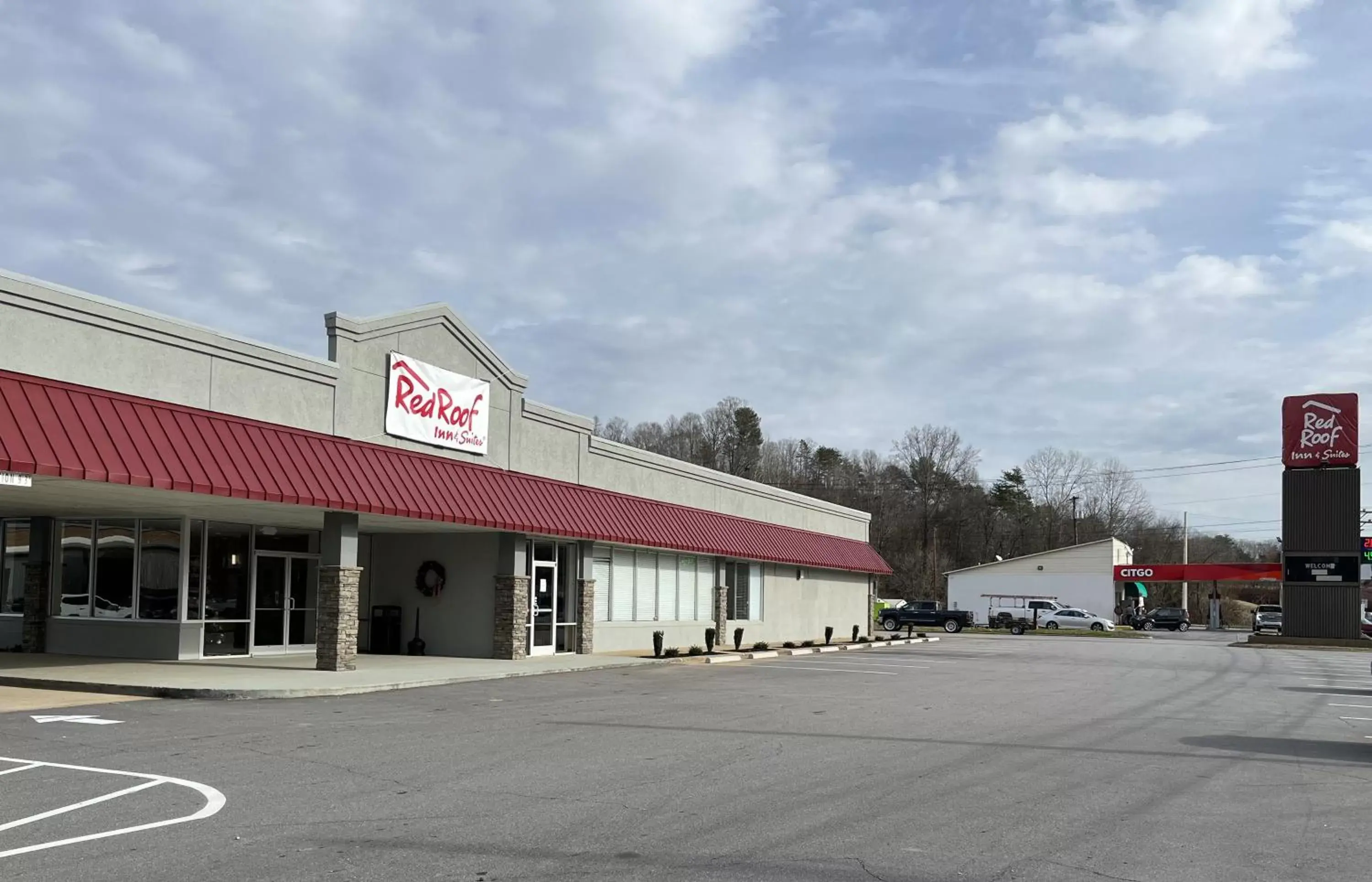 Property Building in Red Roof Inn & Suites Wilkesboro