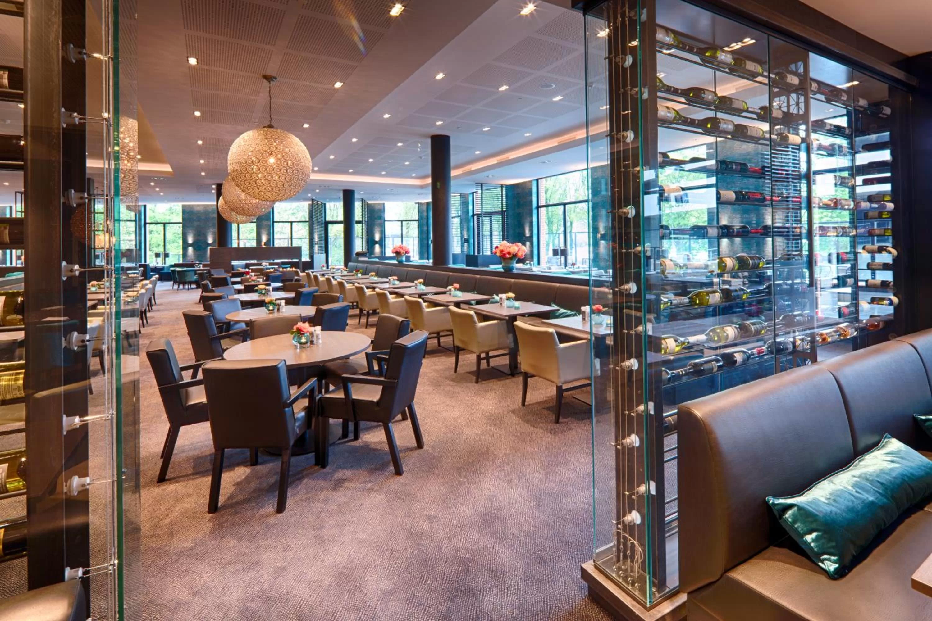 Restaurant/places to eat in Van der Valk Hotel Utrecht