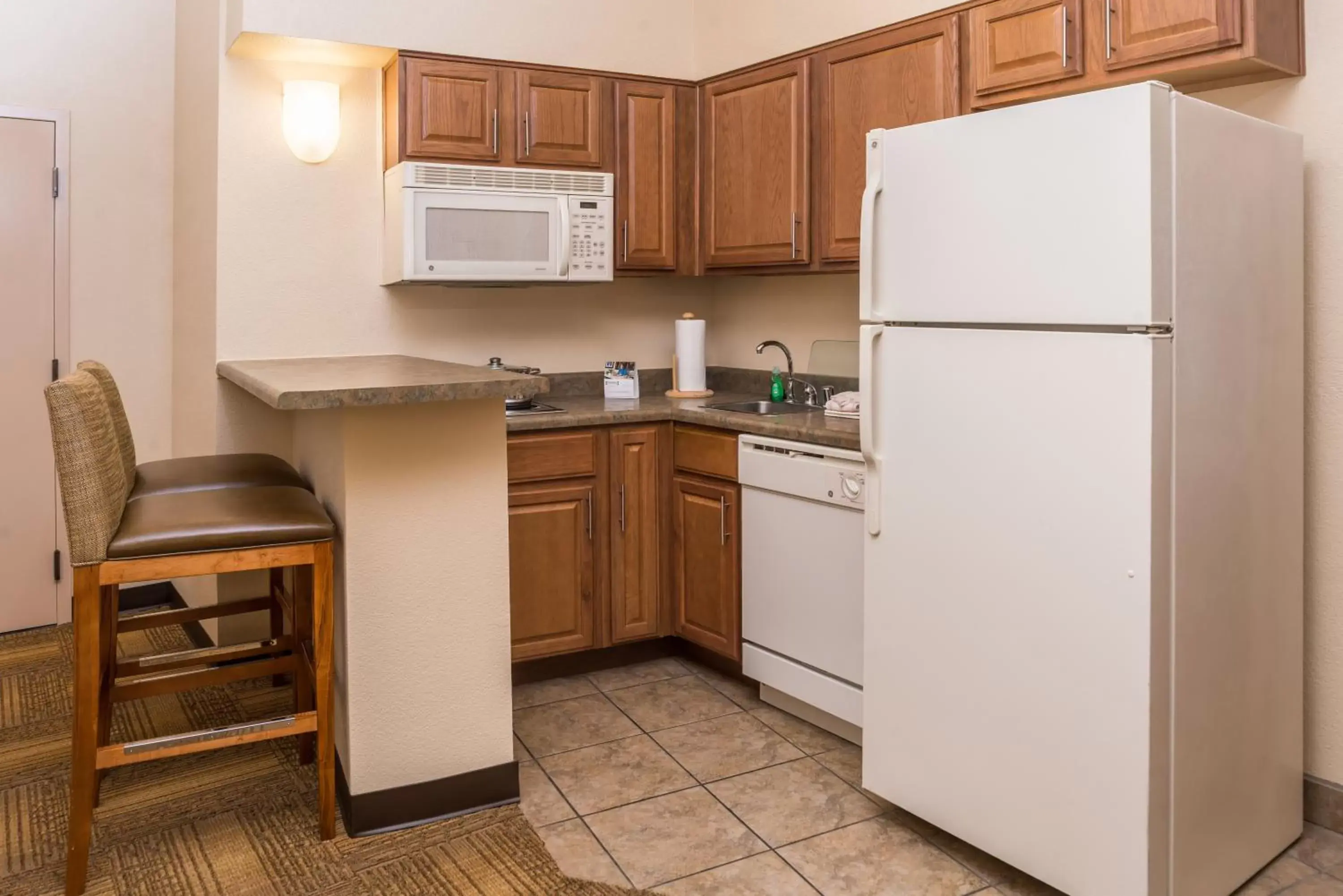 Photo of the whole room, Kitchen/Kitchenette in Staybridge Suites Las Cruces, an IHG Hotel