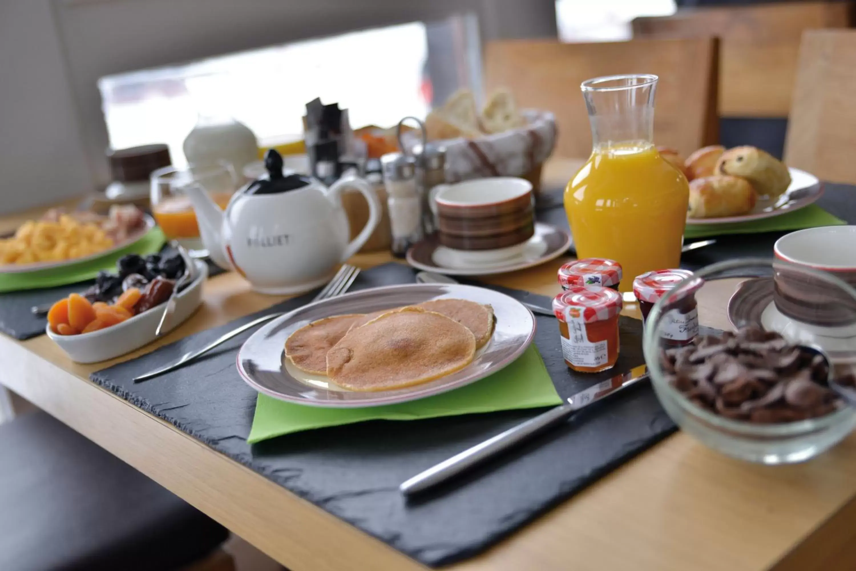 Breakfast in Hotel *** & Spa Vacances Bleues Villa Marlioz