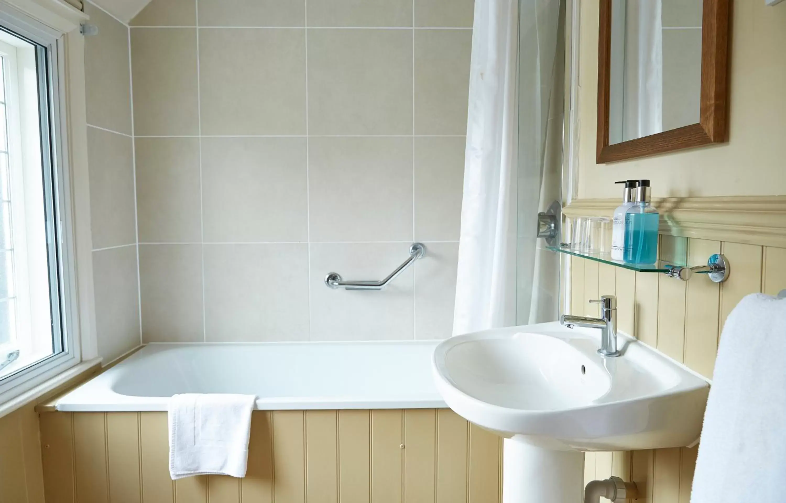 Bathroom in Dog House by Chef & Brewer Collection