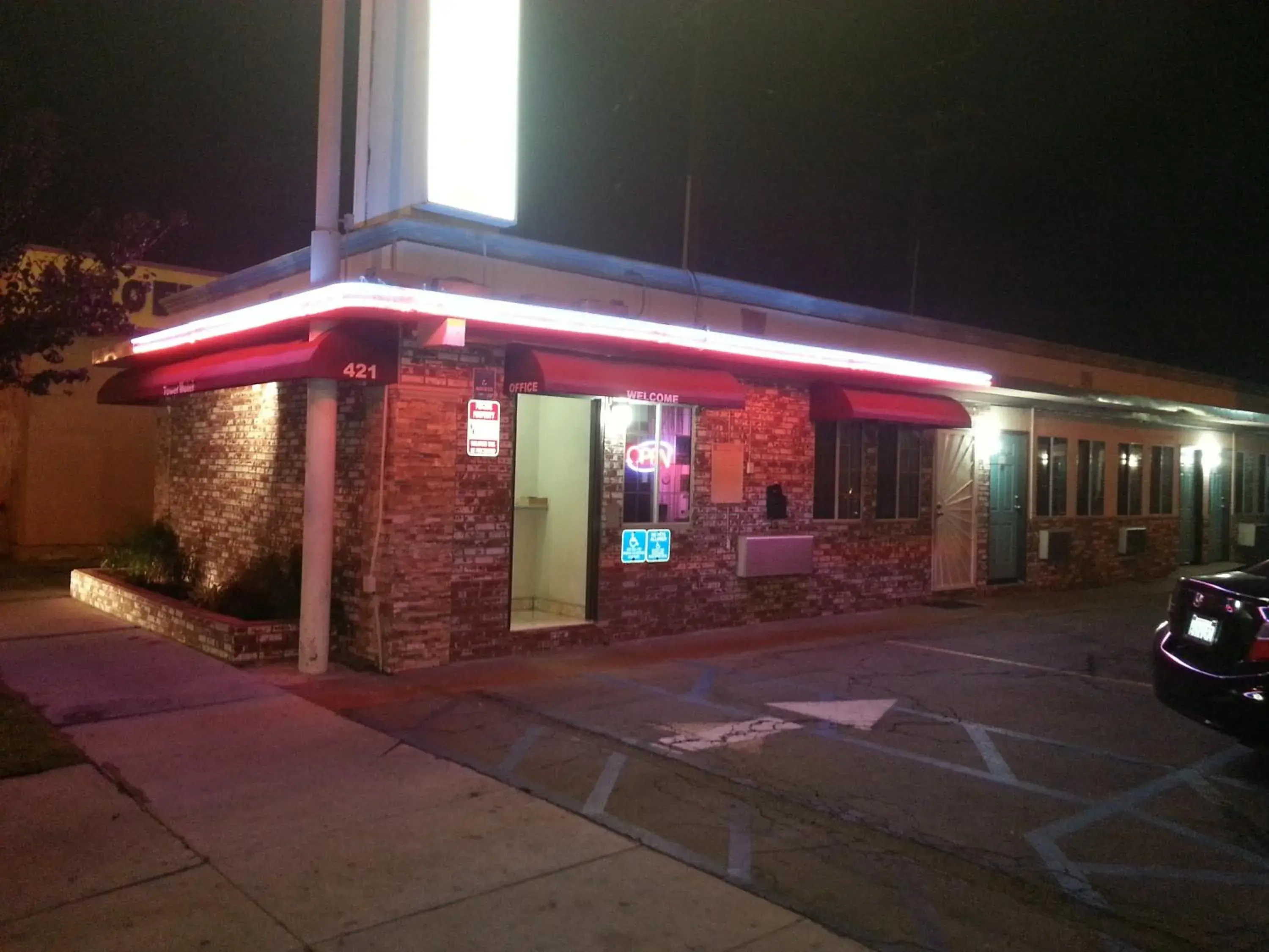 Facade/entrance in Tower Motel Long Beach