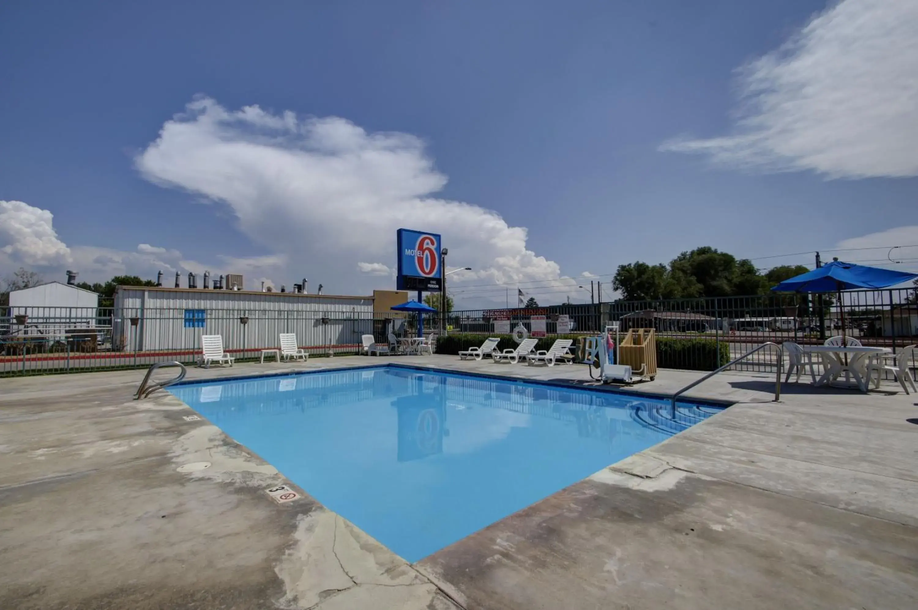 Swimming Pool in Motel 6-Salt Lake City, UT - West - Airport