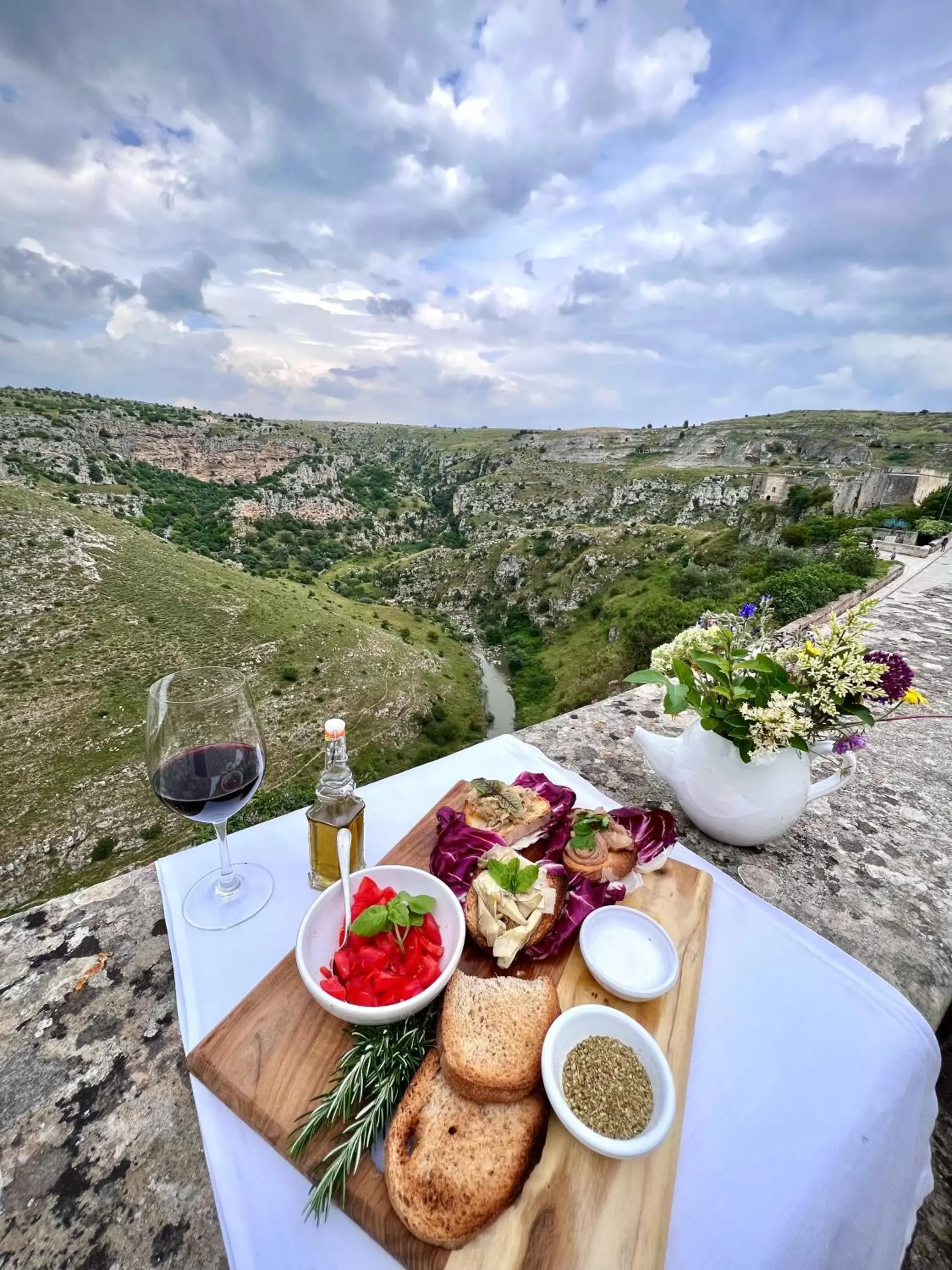 Food and drinks in Sextantio Le Grotte Della Civita