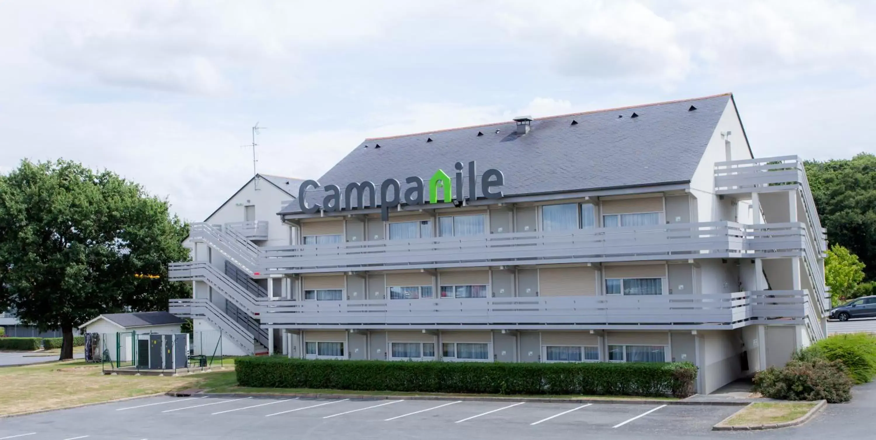 Facade/entrance, Property Building in Campanile Angers Ouest - Beaucouzé