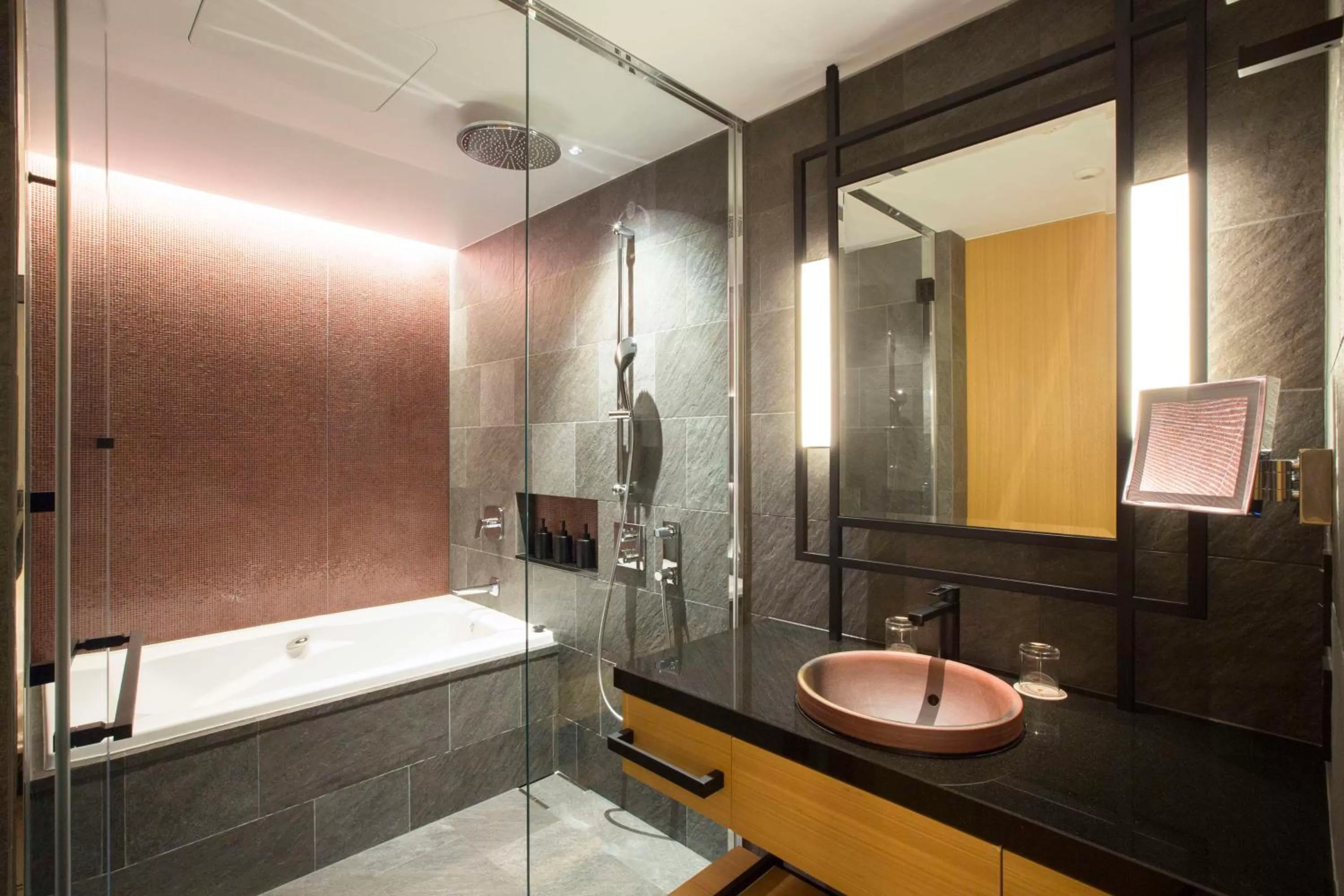 Bathroom in Garrya Nijo Castle Kyoto