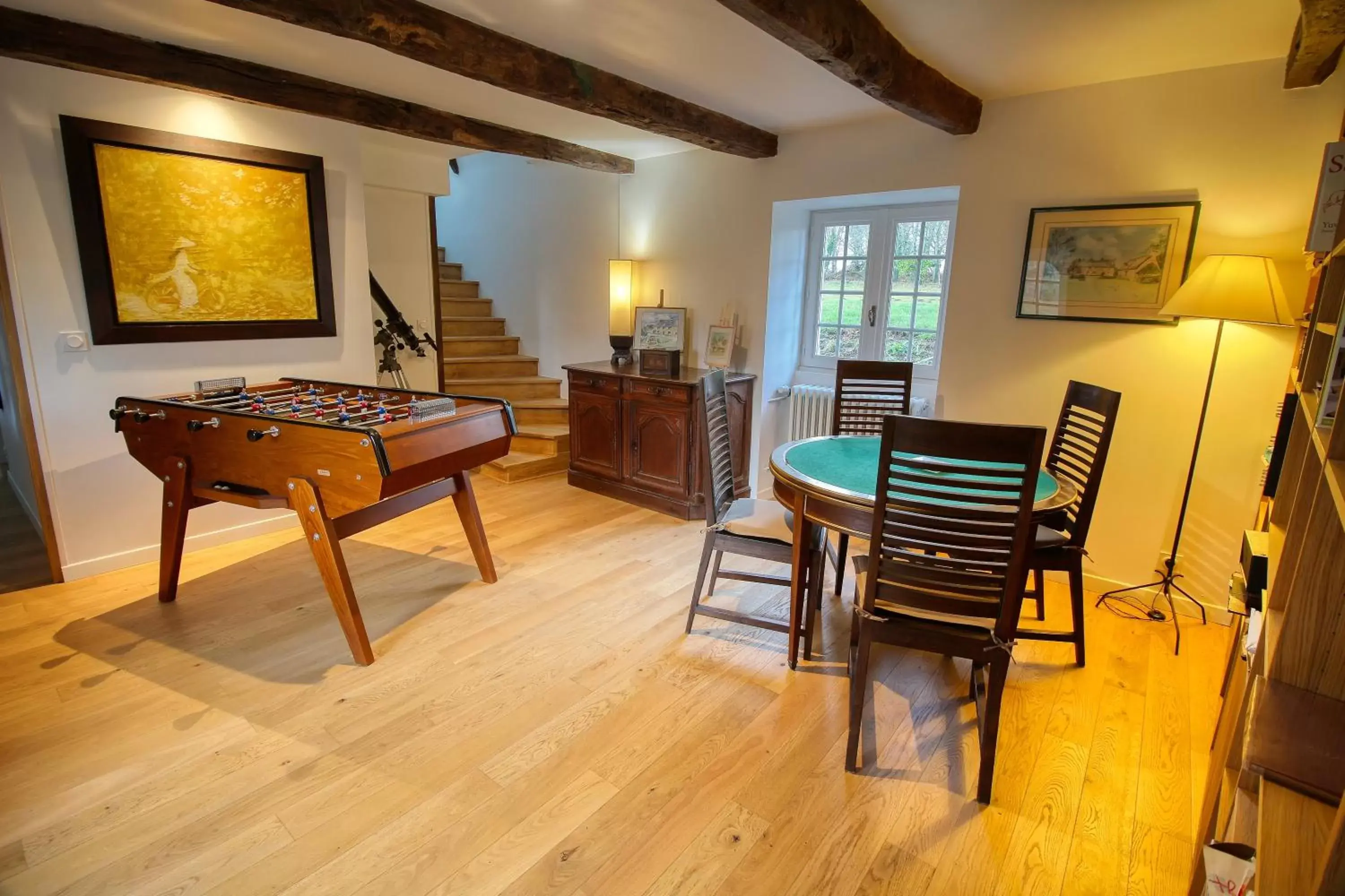 Game Room in KERBELEG, ferme-manoir du XVè siècle, chambres grand confort