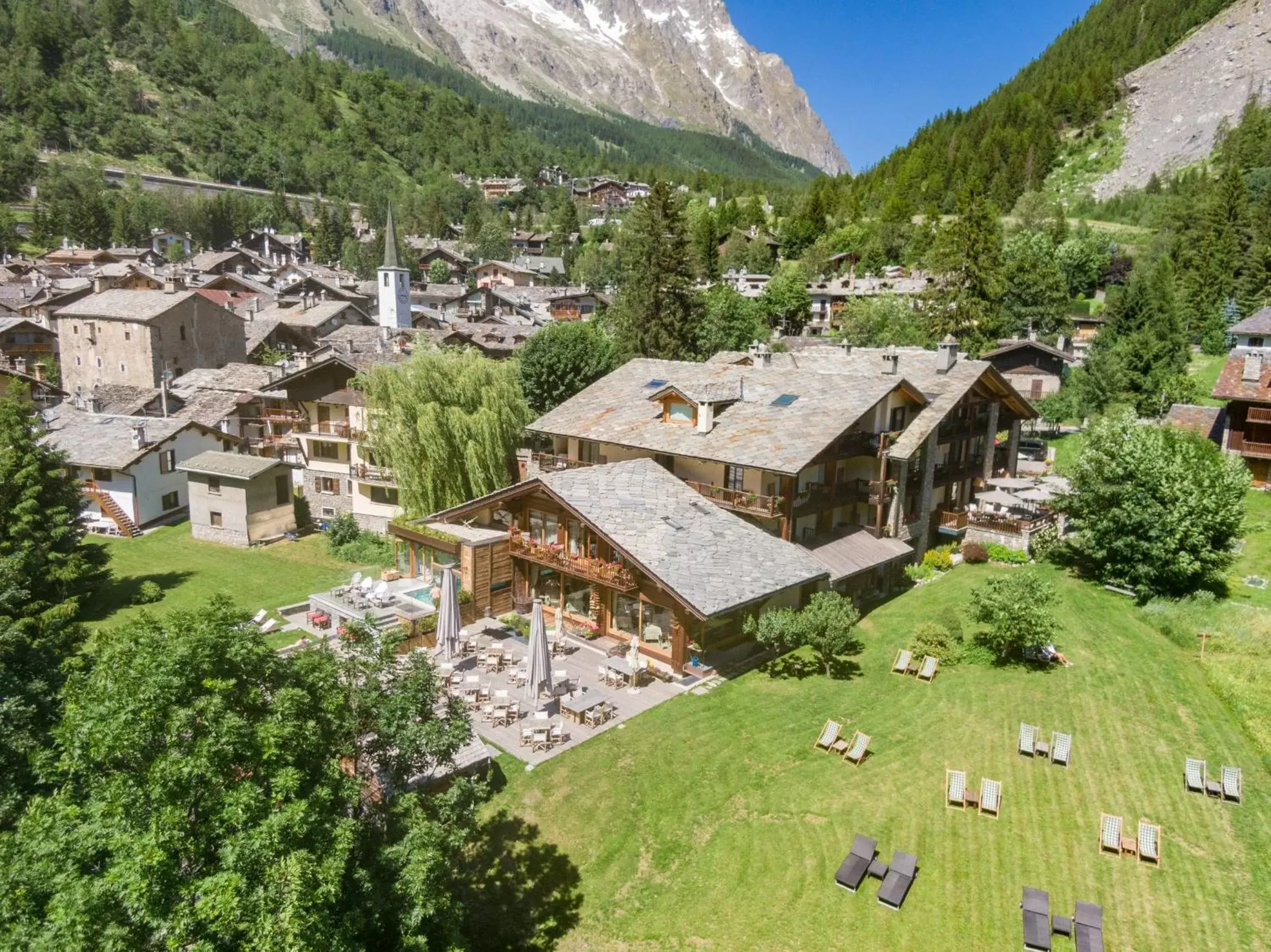 Bird's eye view, Bird's-eye View in Auberge de La Maison