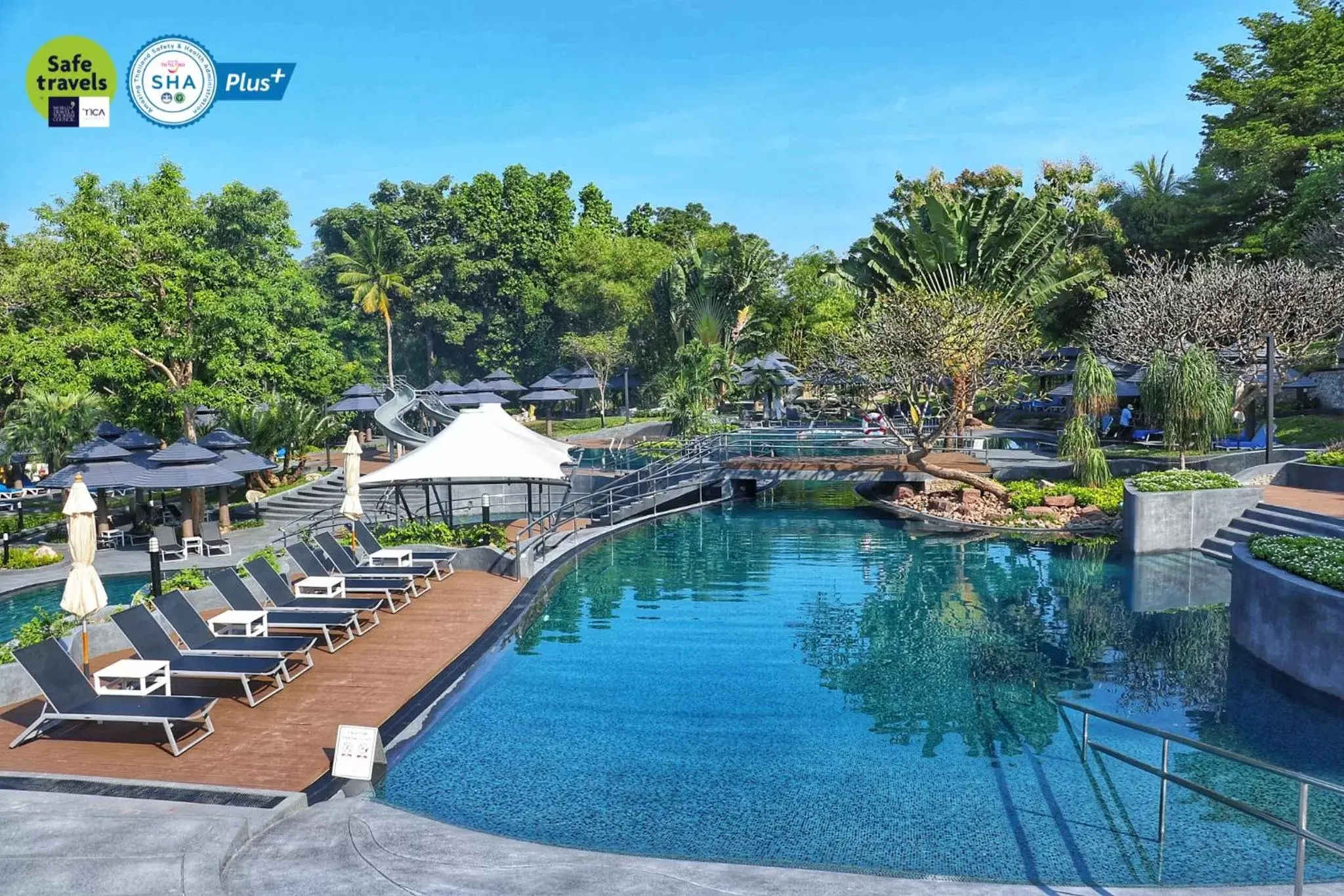 Swimming Pool in Royal Cliff Beach Hotel Pattaya