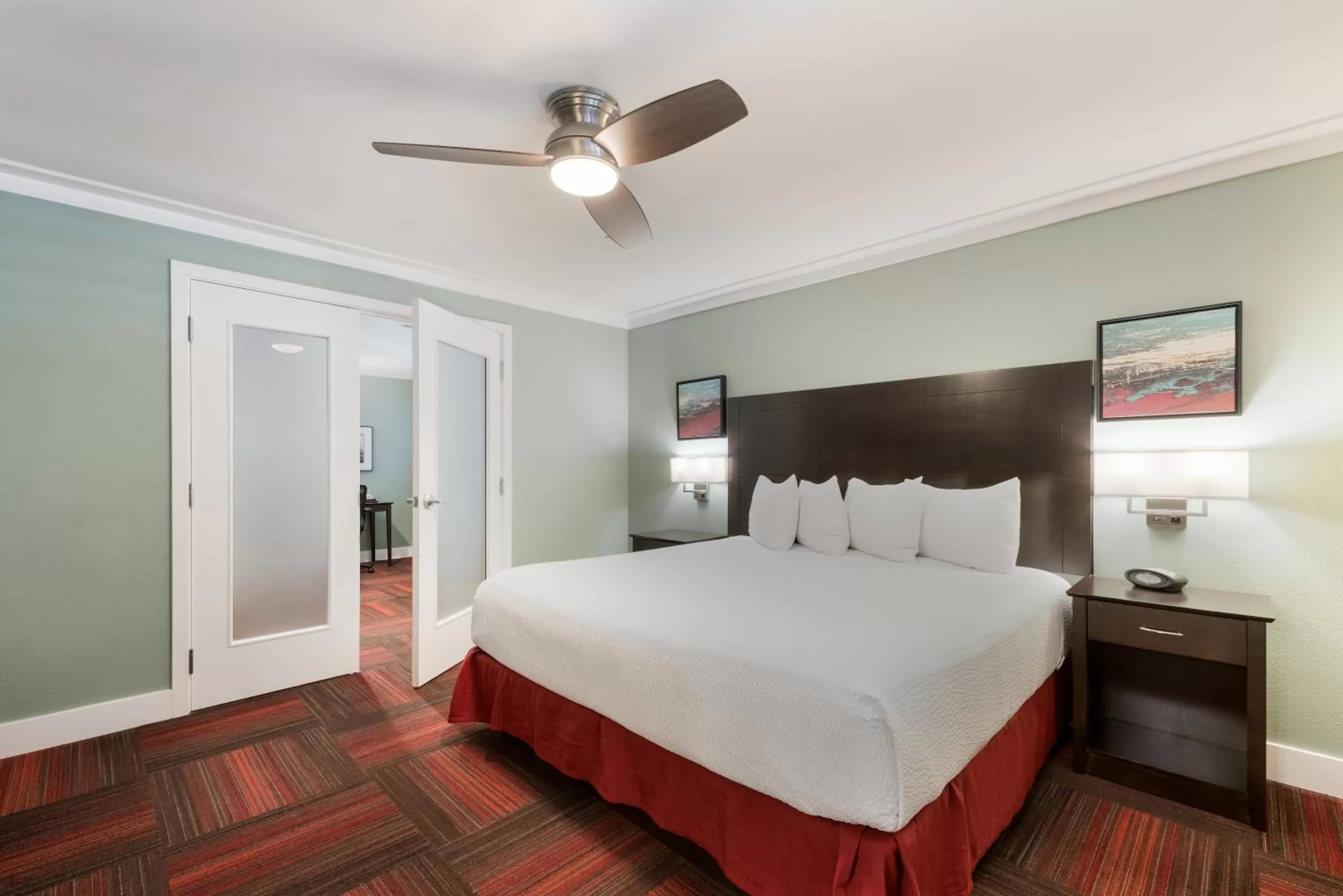 Bed in BEST WESTERN the Inn of Los Gatos