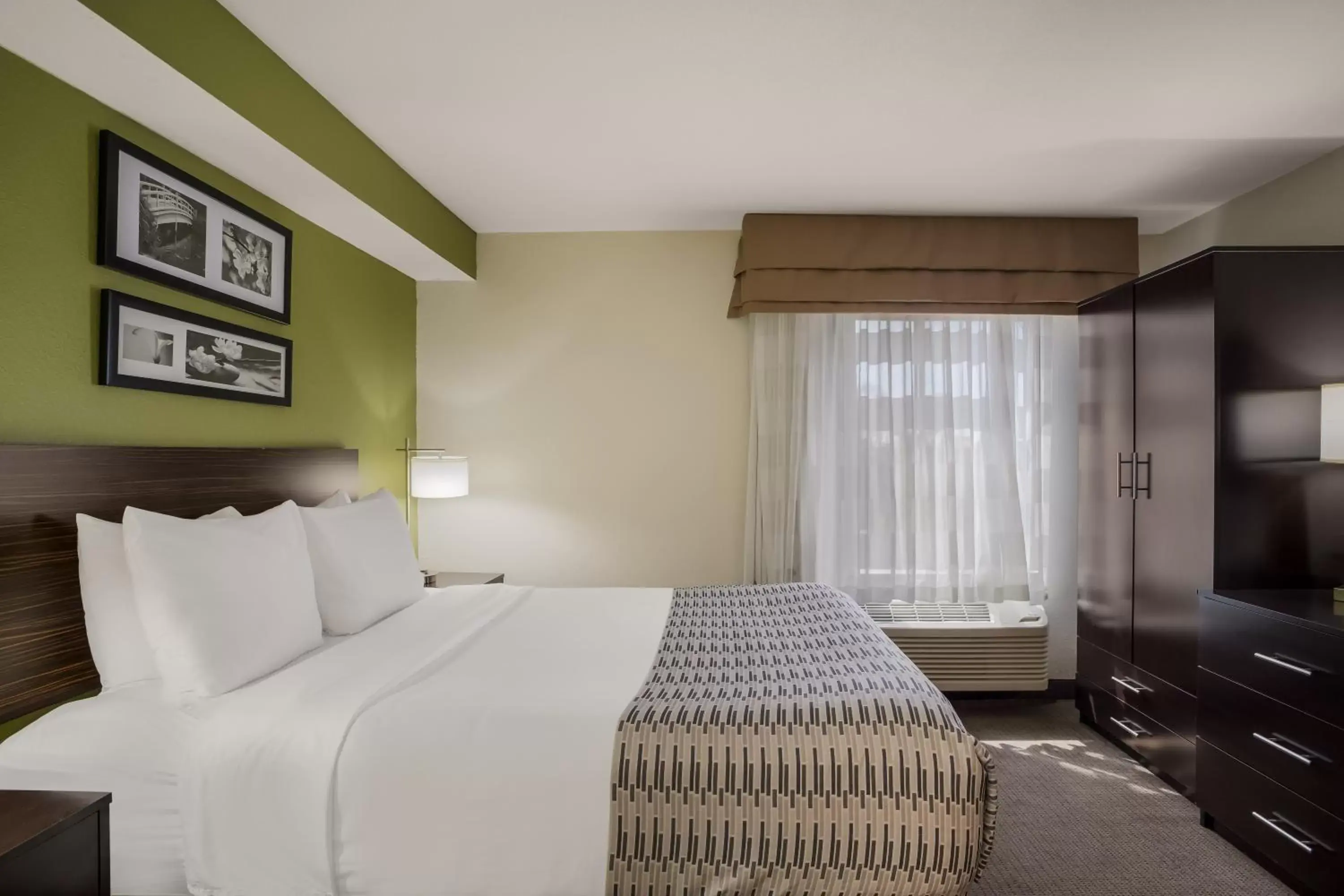 Guests, Bed in Surestay Plus Hotel by Best Western Superstition Springs