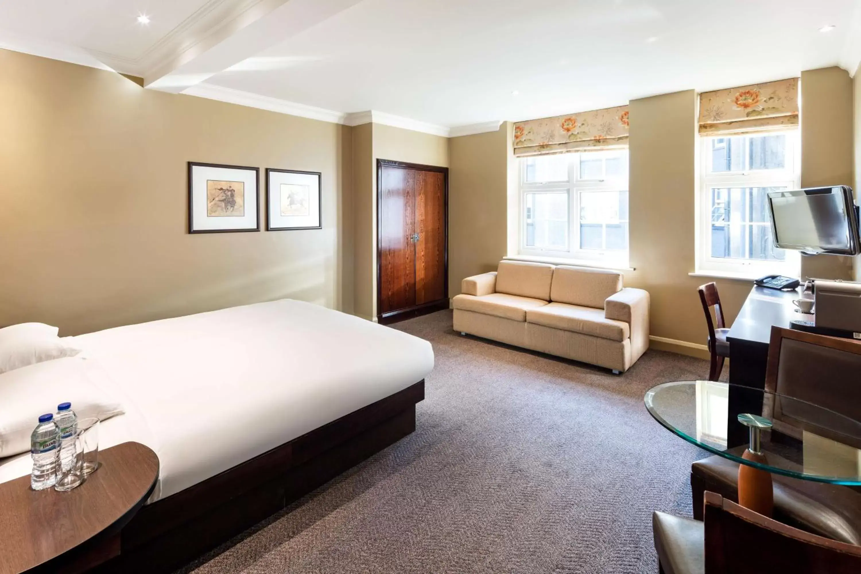 Bedroom in Radisson Blu Edwardian Grafton Hotel, London