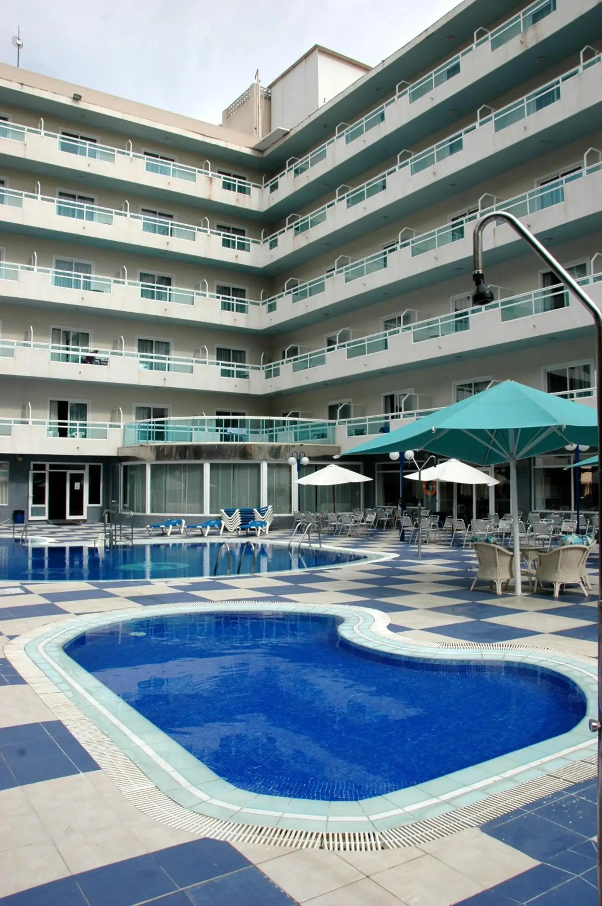 Facade/entrance, Swimming Pool in Santa Monica Playa