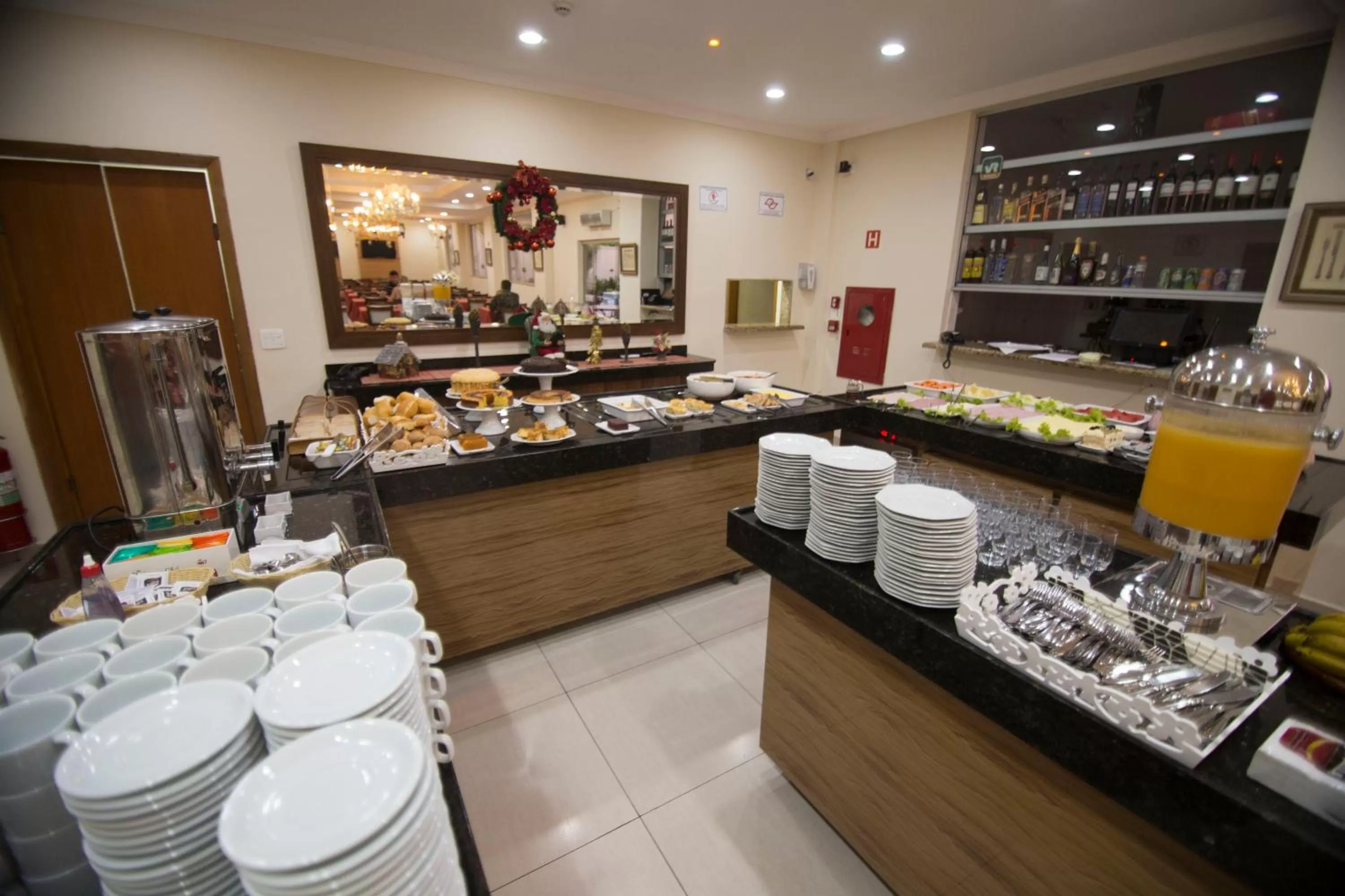 Restaurant/places to eat in Lotus Hotel - à 6 km do Santuário de Aparecida-SP