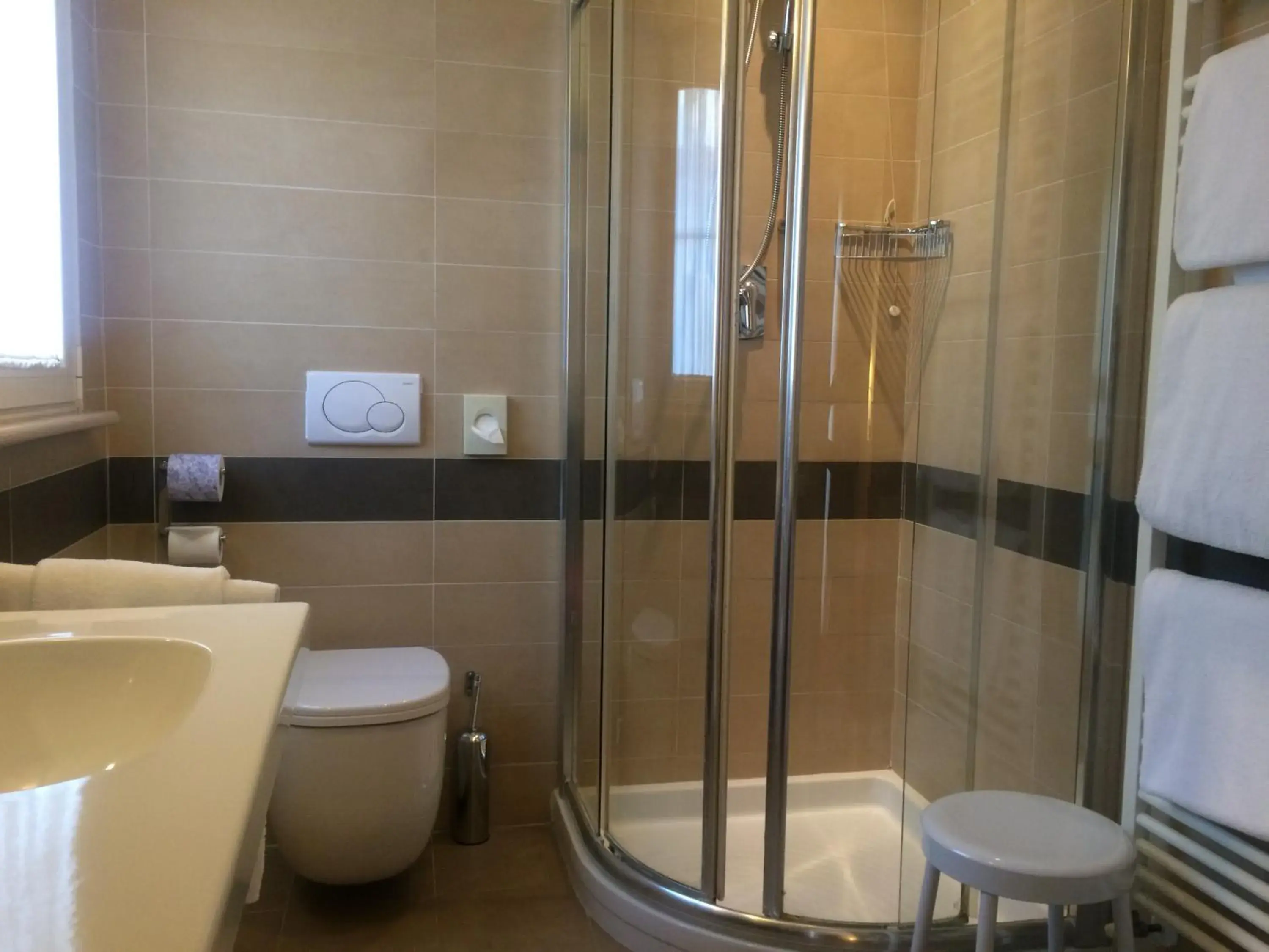 Bathroom in Accademia Hotel