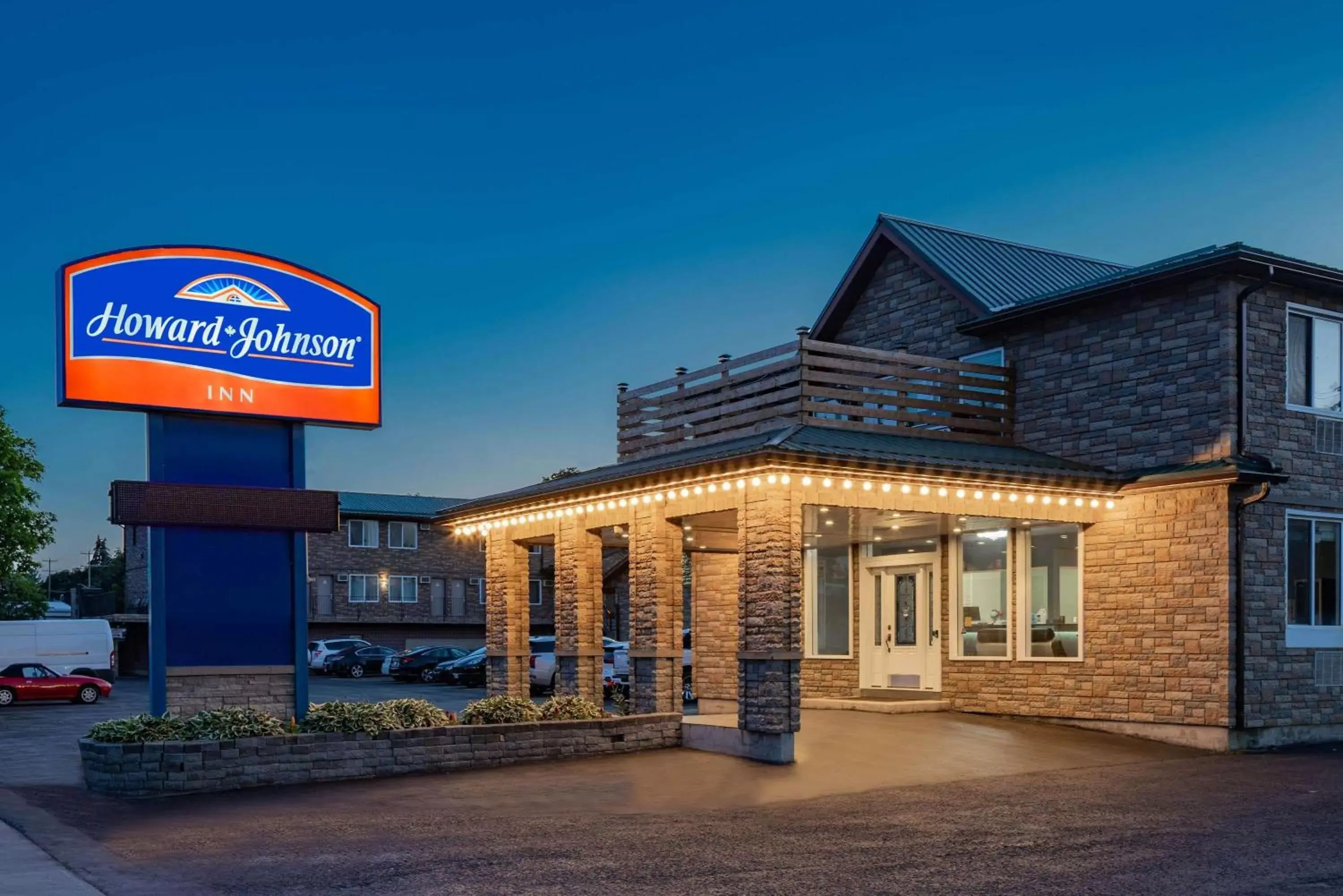 Property Building in Howard Johnson by Wyndham Gananoque