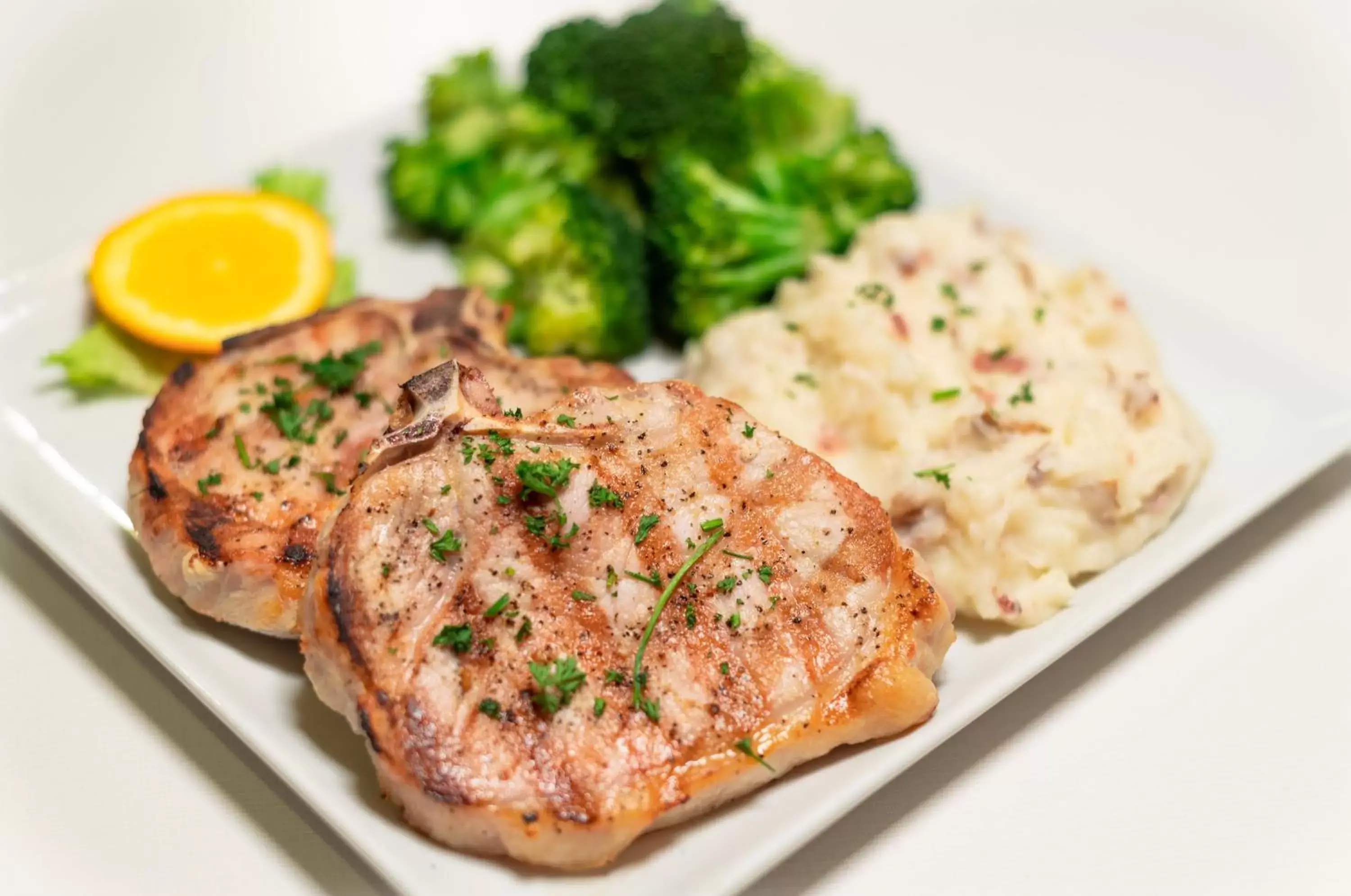 Restaurant/places to eat in Holiday Inn Hotel & Suites - Orange Park - Wells Rd. Restaurant/places to eat in Holiday Inn Hotel & Suites - Orange Park - Wells Rd.