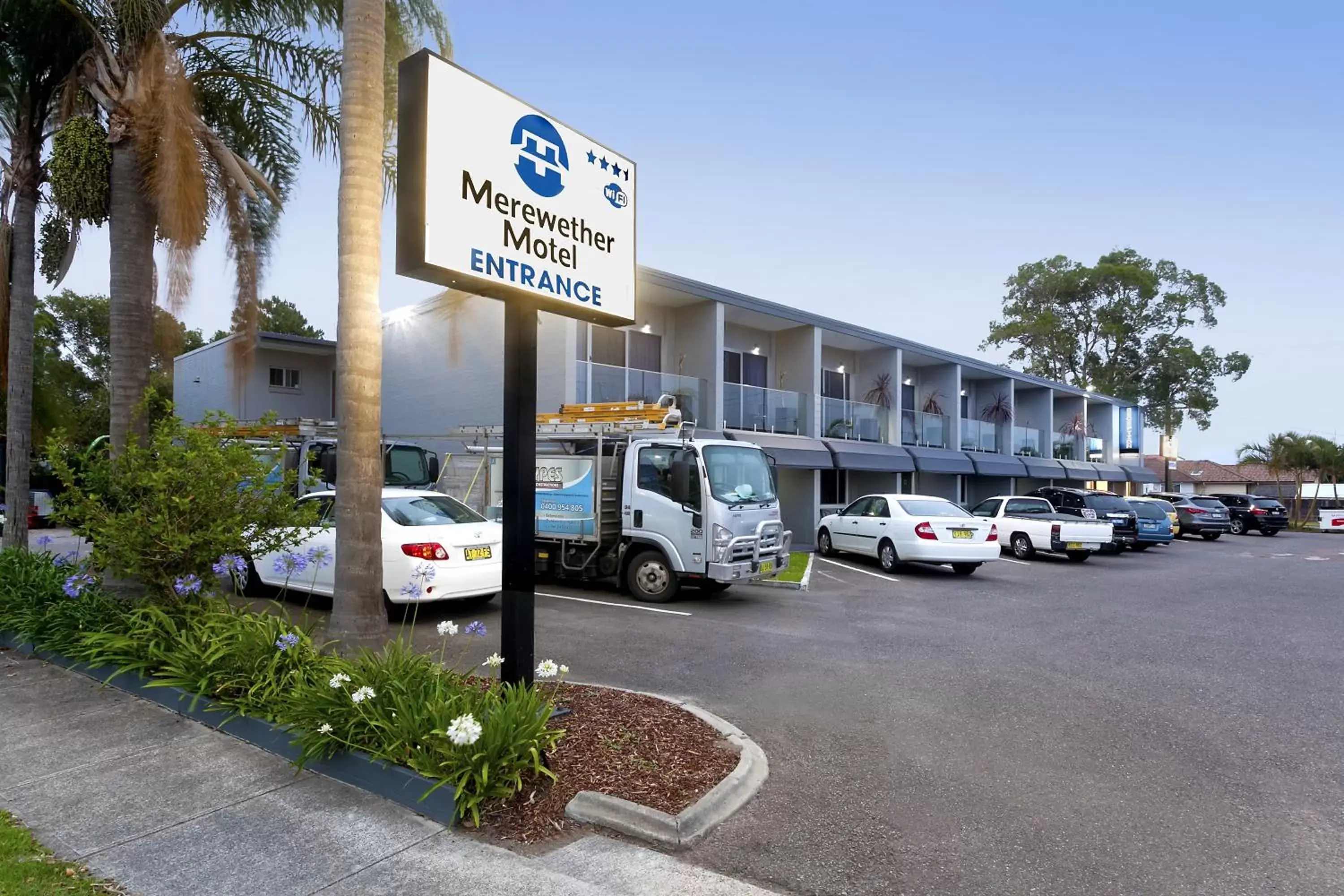 Facade/entrance, Property Building in Merewether Motel