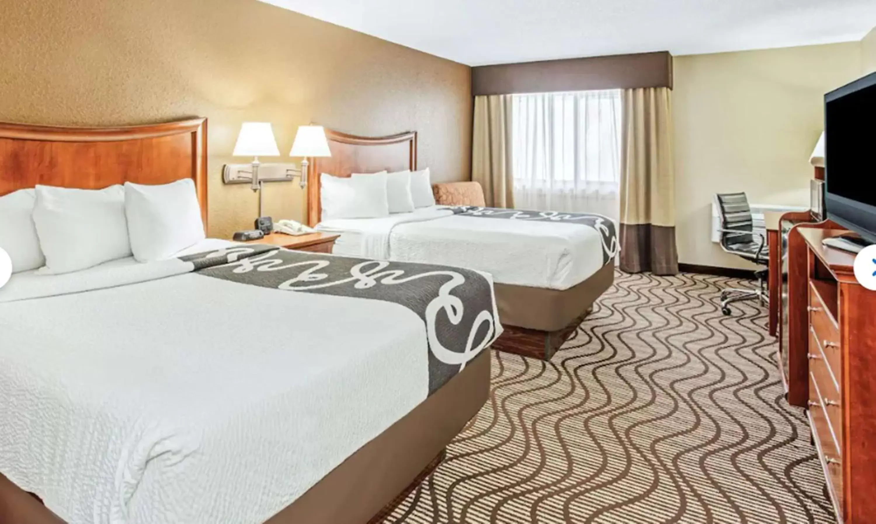 Photo of the whole room, Bed in La Quinta by Wyndham Minneapolis-Minnetonka