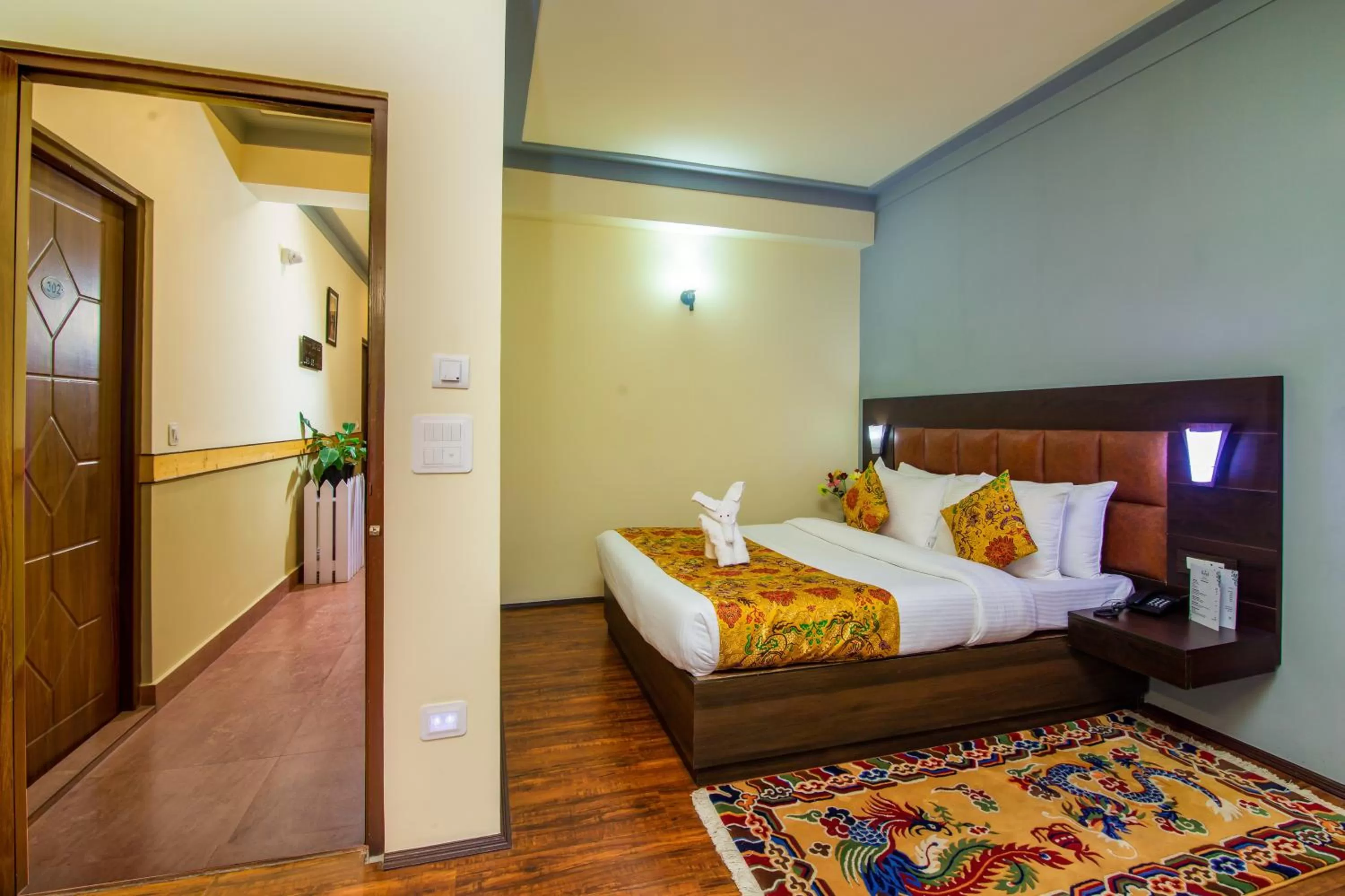 Bedroom, Bed in Muscatel Grand Silkroute - 300 Mts from MG Marg