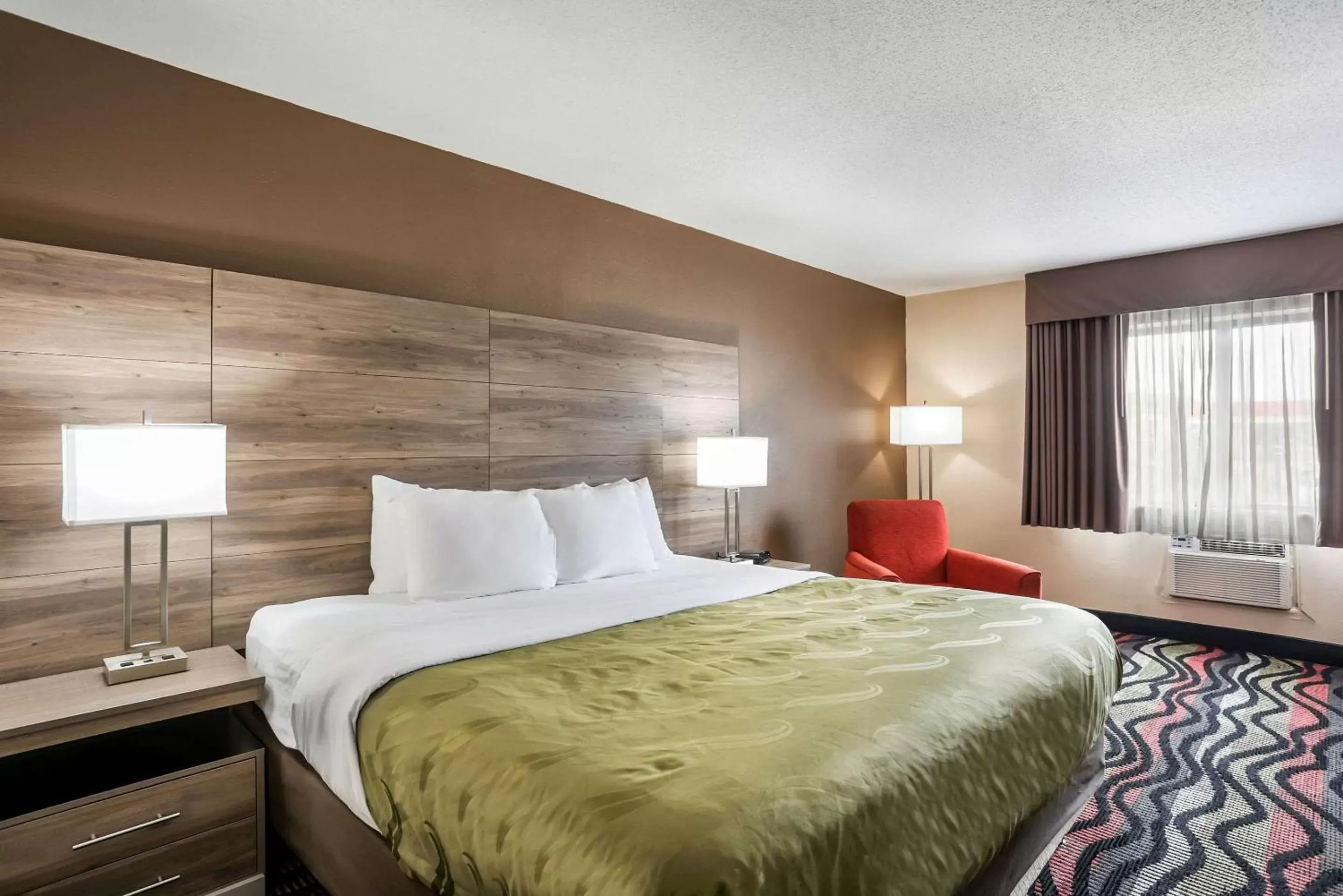 Photo of the whole room, Bed in Quality Inn Cedar Rapids South