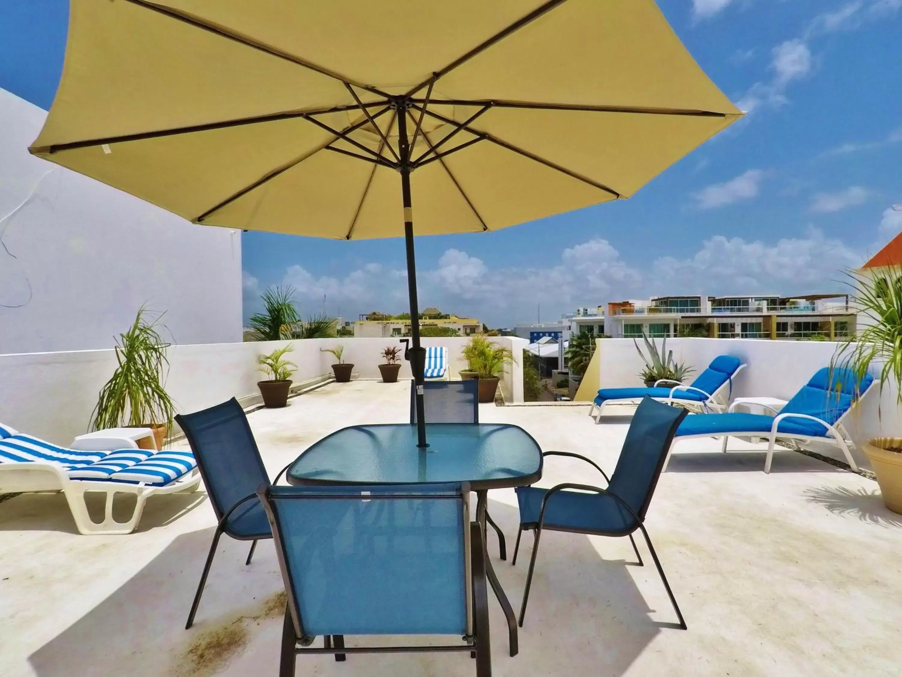 Property building, Swimming Pool in Hotel El Campanario Playa del Carmen
