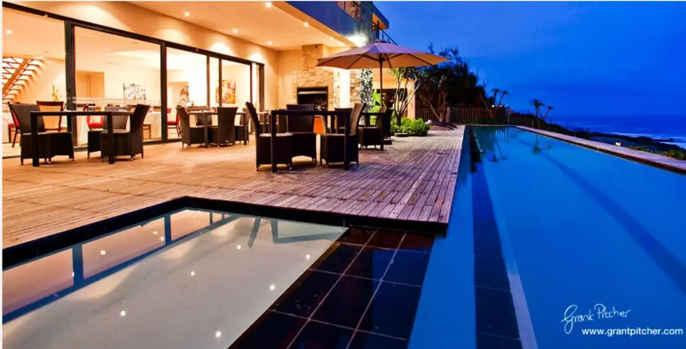 Property building in Canelands Beach Club Property building in Canelands Beach Club